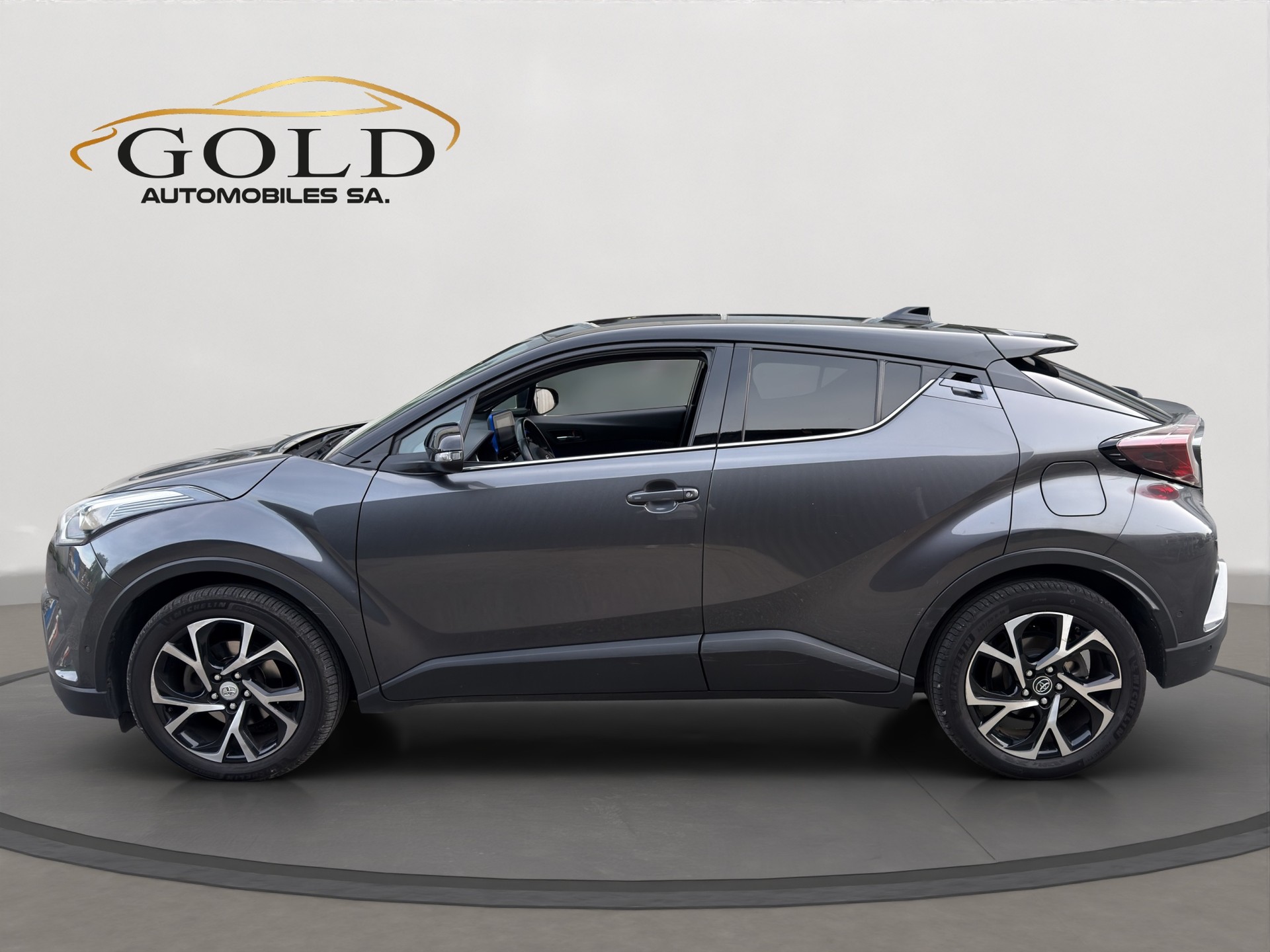 TOYOTA C-HR 1.2 Turbo Style 4WD Multidrive S-image-11