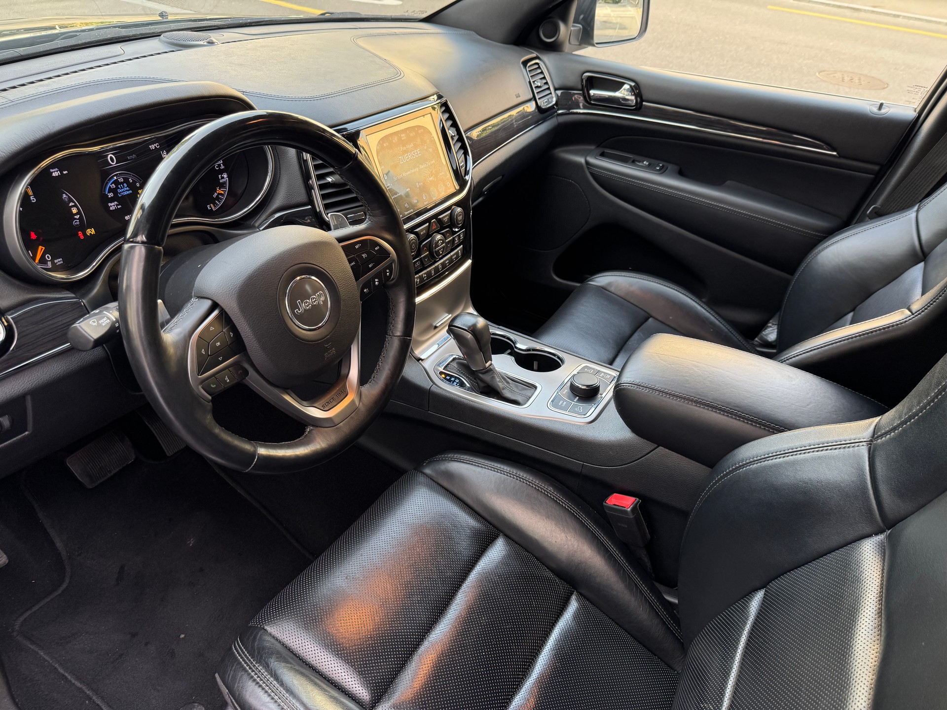 JEEP Grand Cherokee 3.0 CRD Overland Automatic-image-9