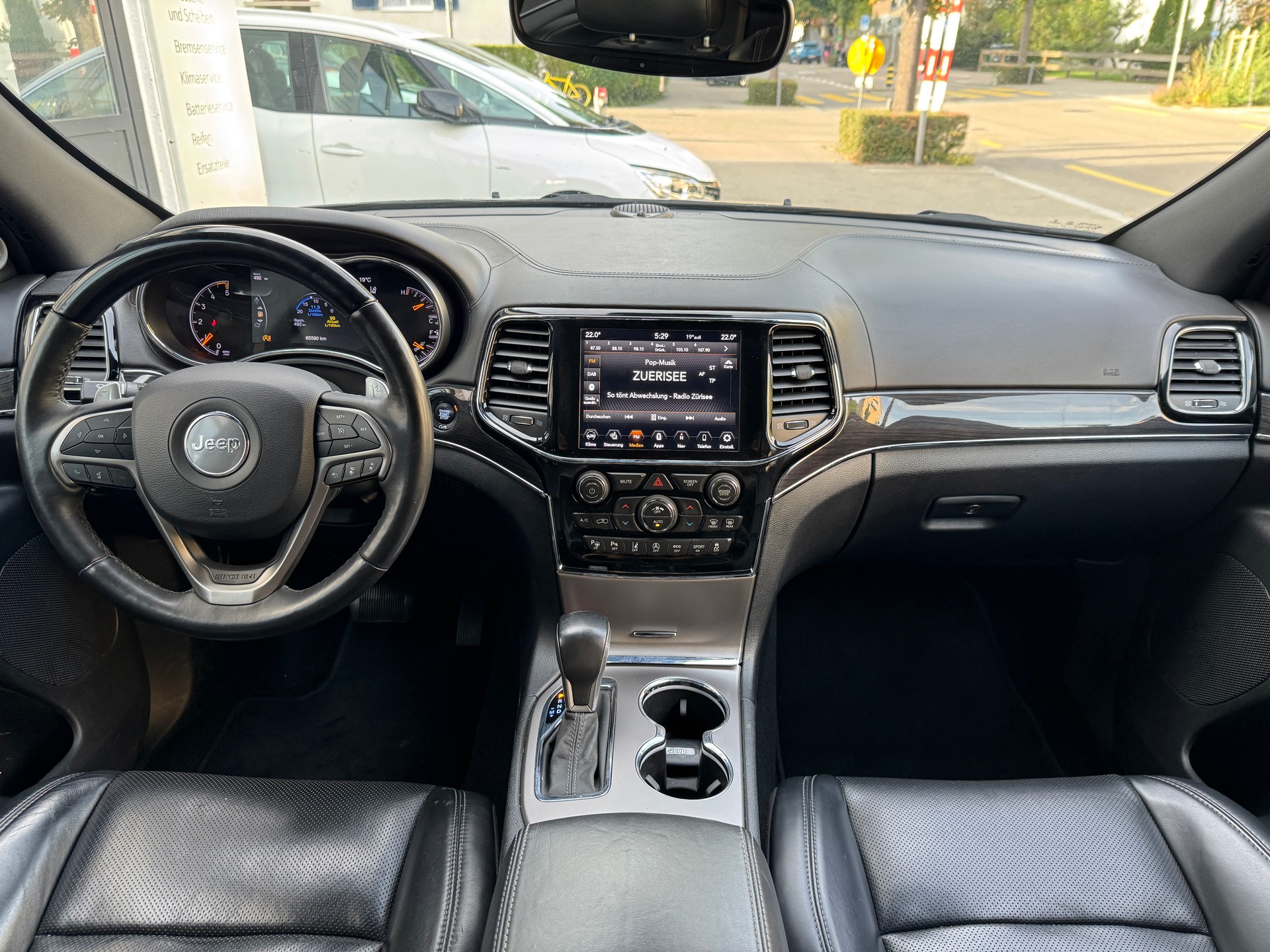 JEEP Grand Cherokee 3.0 CRD Overland Automatic-image-8
