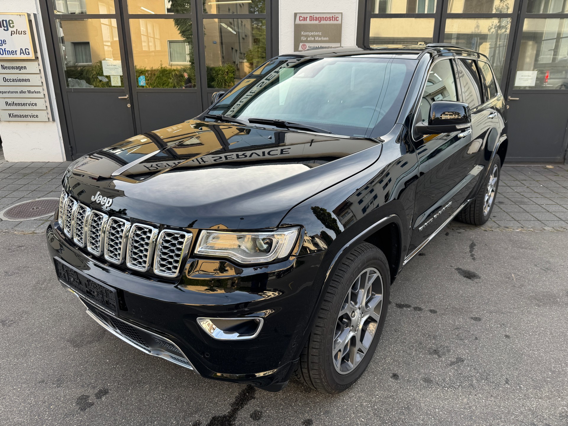 JEEP Grand Cherokee 3.0 CRD Overland Automatic-image-1