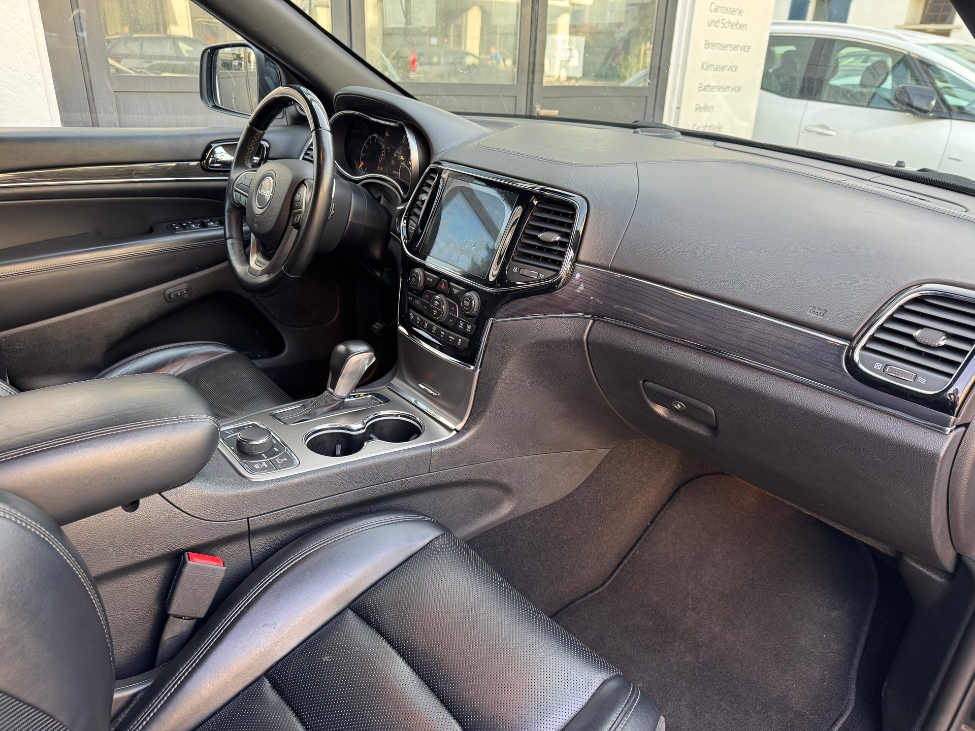 JEEP Grand Cherokee 3.0 CRD Overland Automatic-image-10