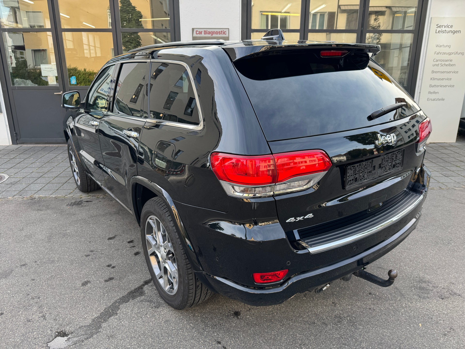 JEEP Grand Cherokee 3.0 CRD Overland Automatic-image-5