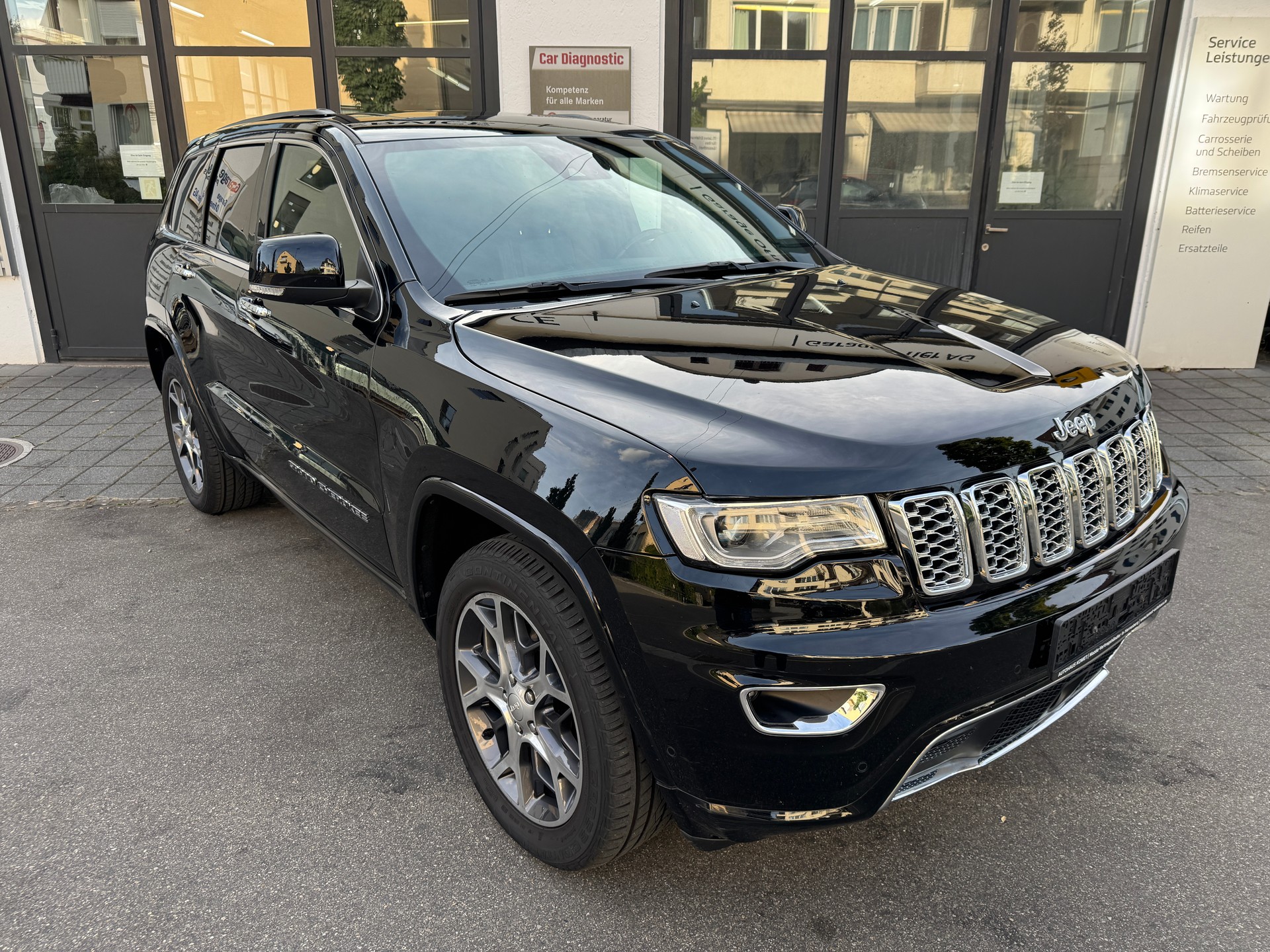 JEEP Grand Cherokee 3.0 CRD Overland Automatic-image-0