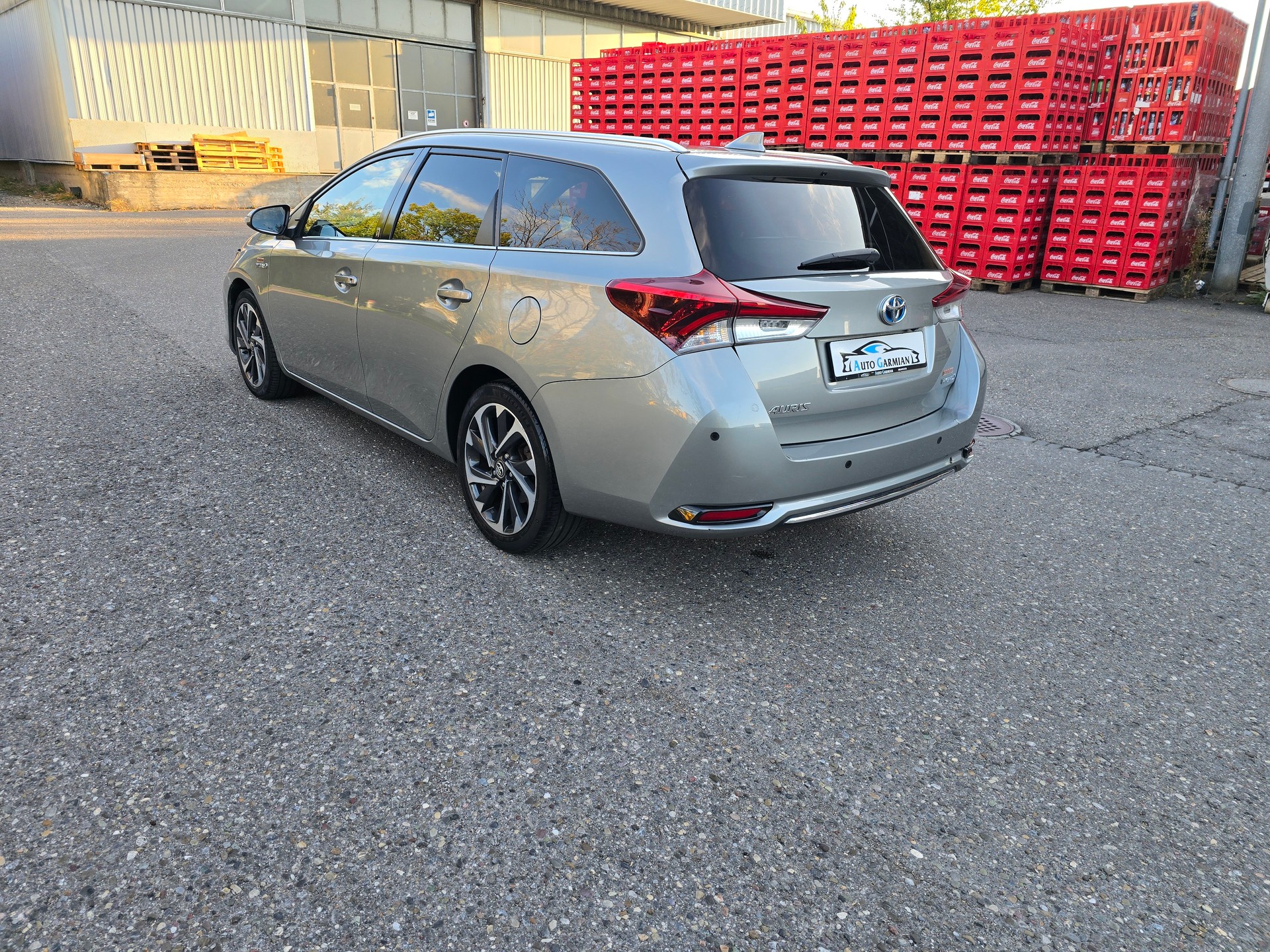 TOYOTA Auris Touring Sports 1.8 HSD Trend e-CVT-image-5