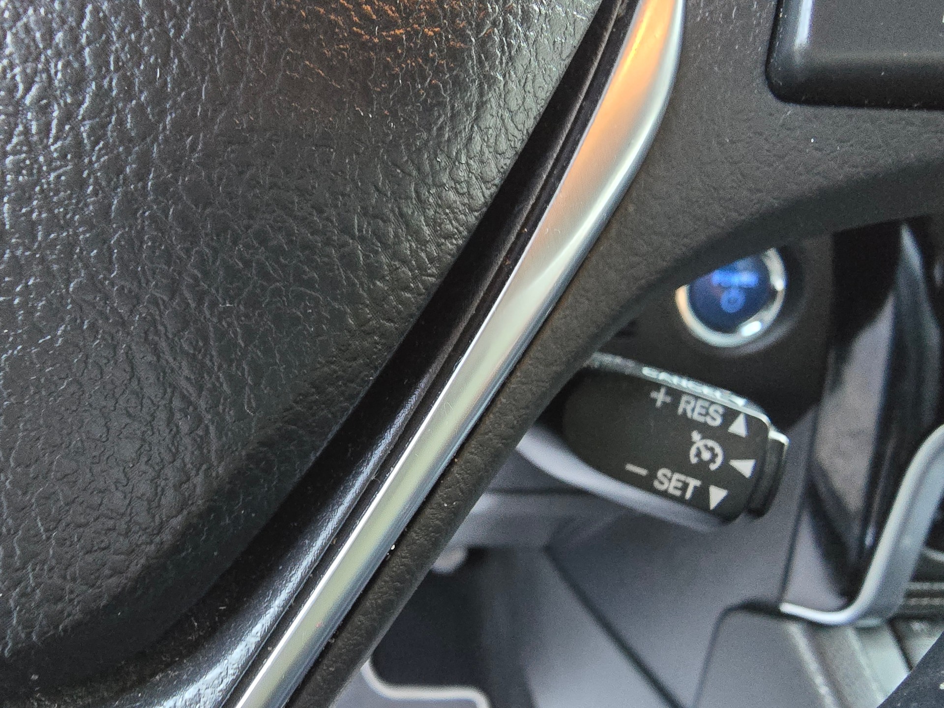 TOYOTA Auris Touring Sports 1.8 HSD Trend e-CVT-image-16