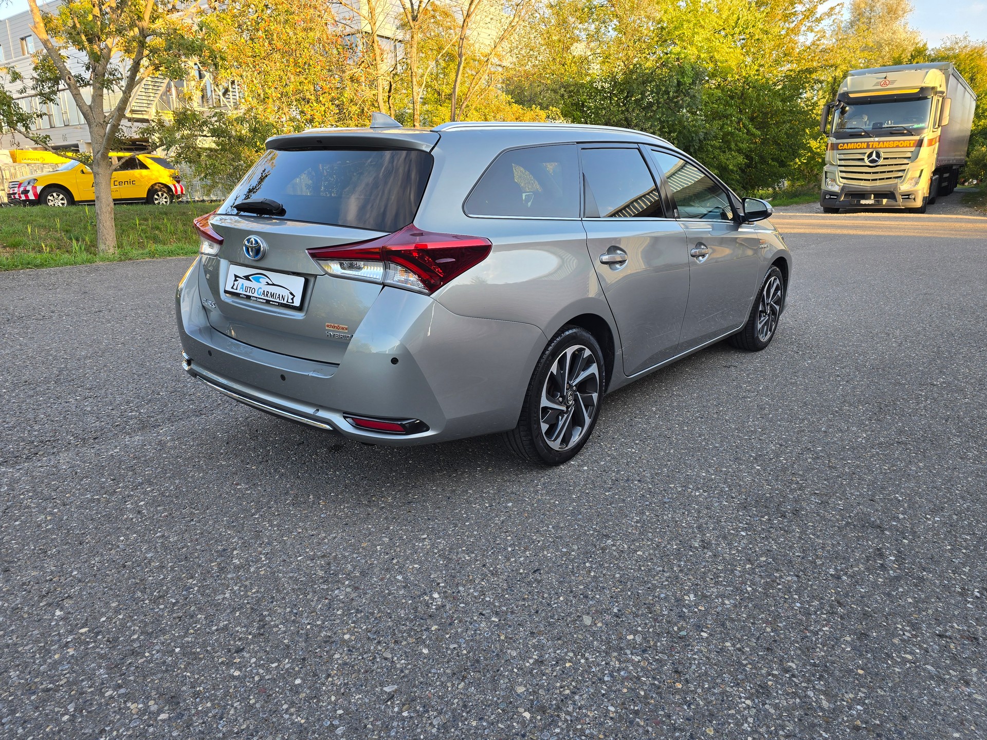 TOYOTA Auris Touring Sports 1.8 HSD Trend e-CVT-image-4