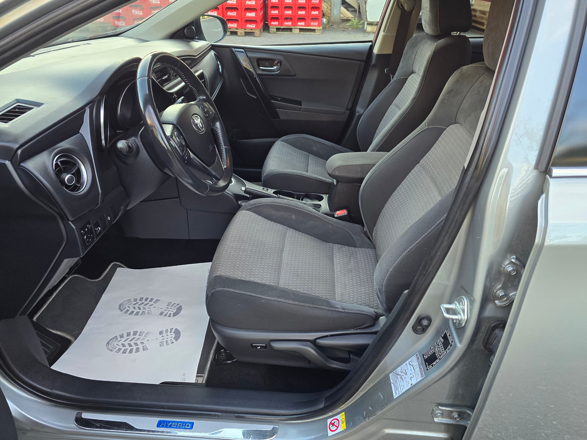 TOYOTA Auris Touring Sports 1.8 HSD Trend e-CVT-image-9