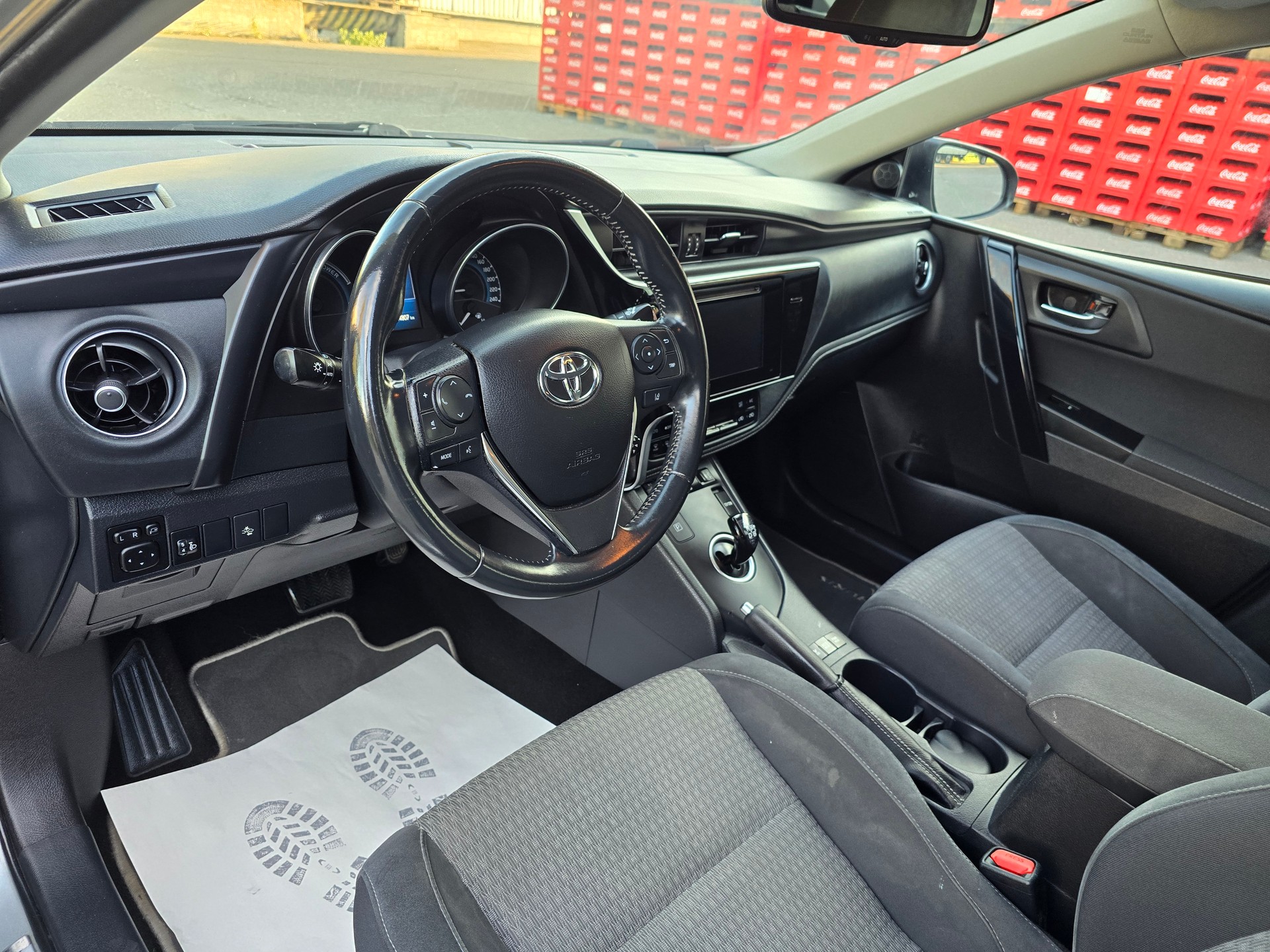 TOYOTA Auris Touring Sports 1.8 HSD Trend e-CVT-image-10