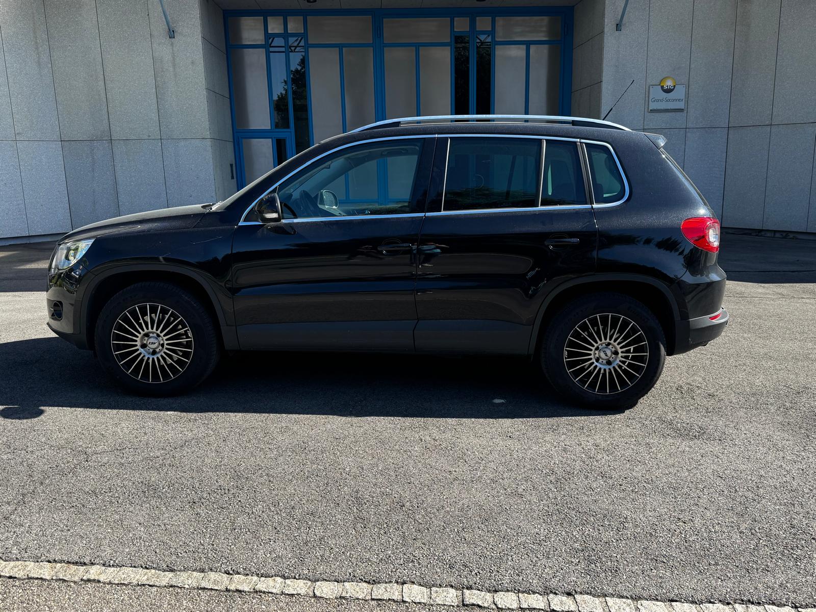 VW Tiguan 2.0 TSI Sport&Style-image-2