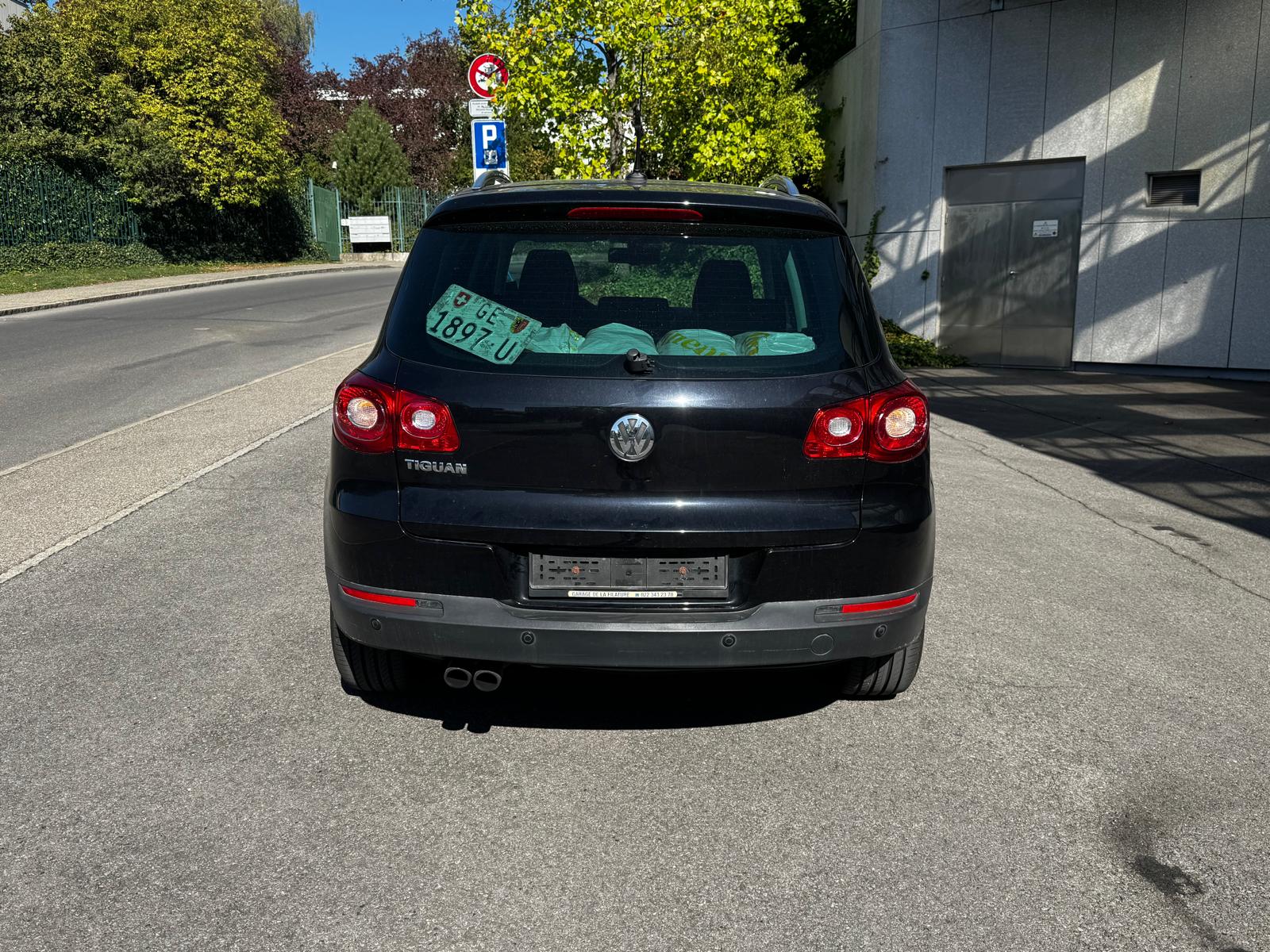 VW Tiguan 2.0 TSI Sport&Style-image-4