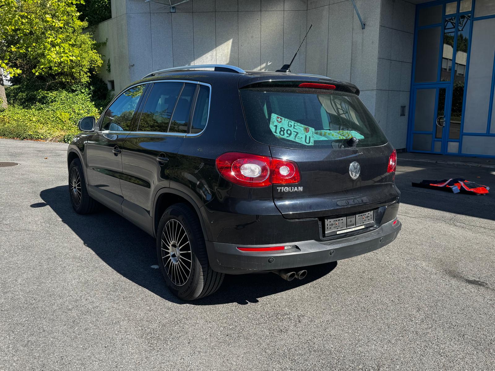 VW Tiguan 2.0 TSI Sport&Style-image-3