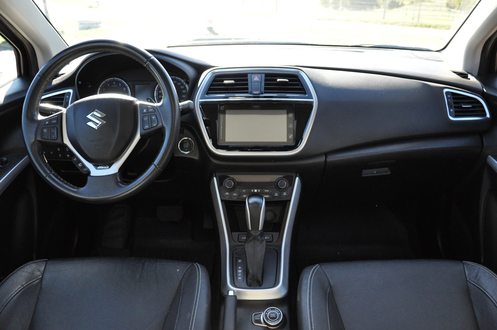 SUZUKI SX4 S-Cross 1.4 16V Compact Top Hybrid 4WD Automatic-image-8