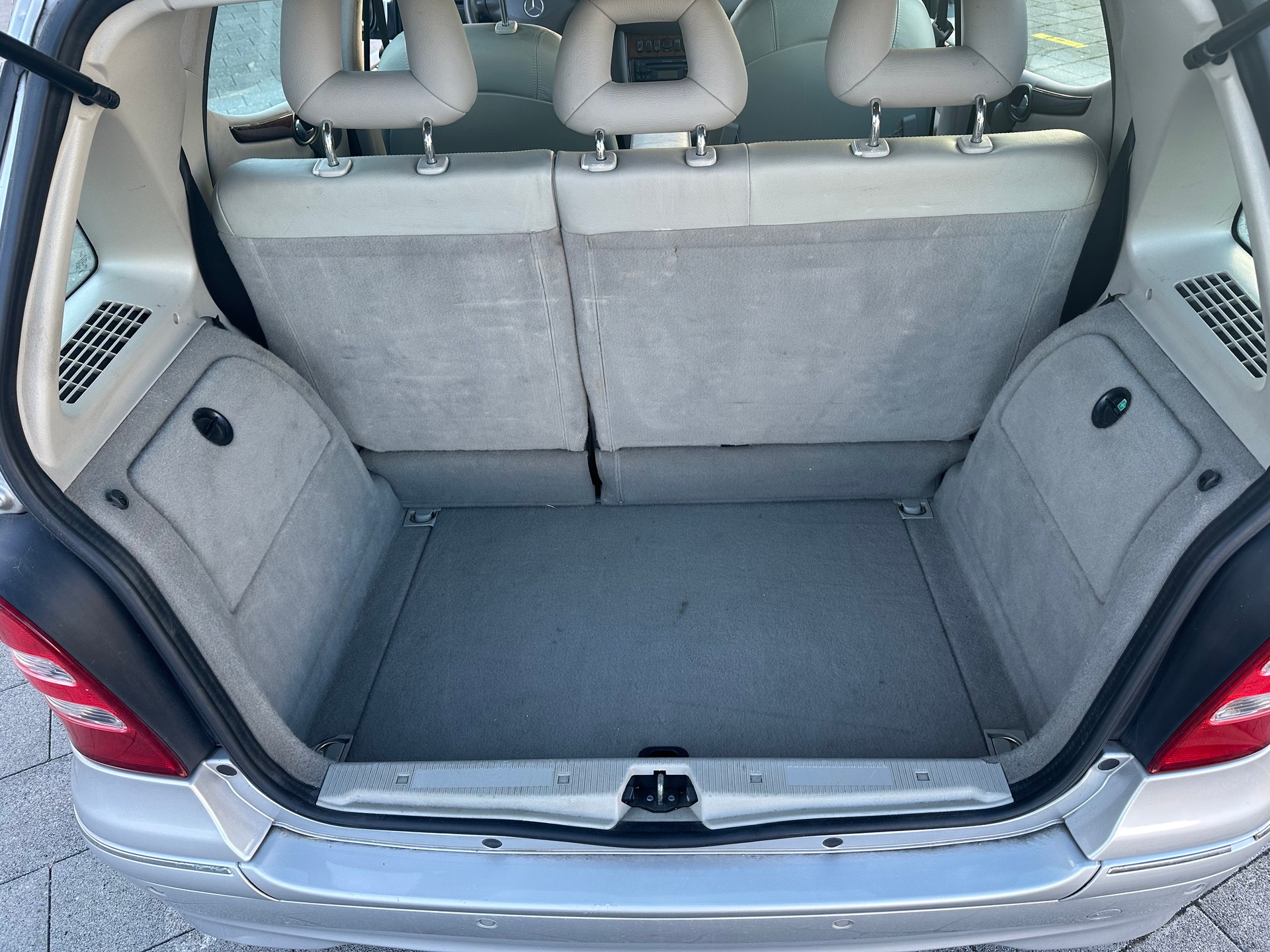 MERCEDES-BENZ A 160 Avantgarde-image-8