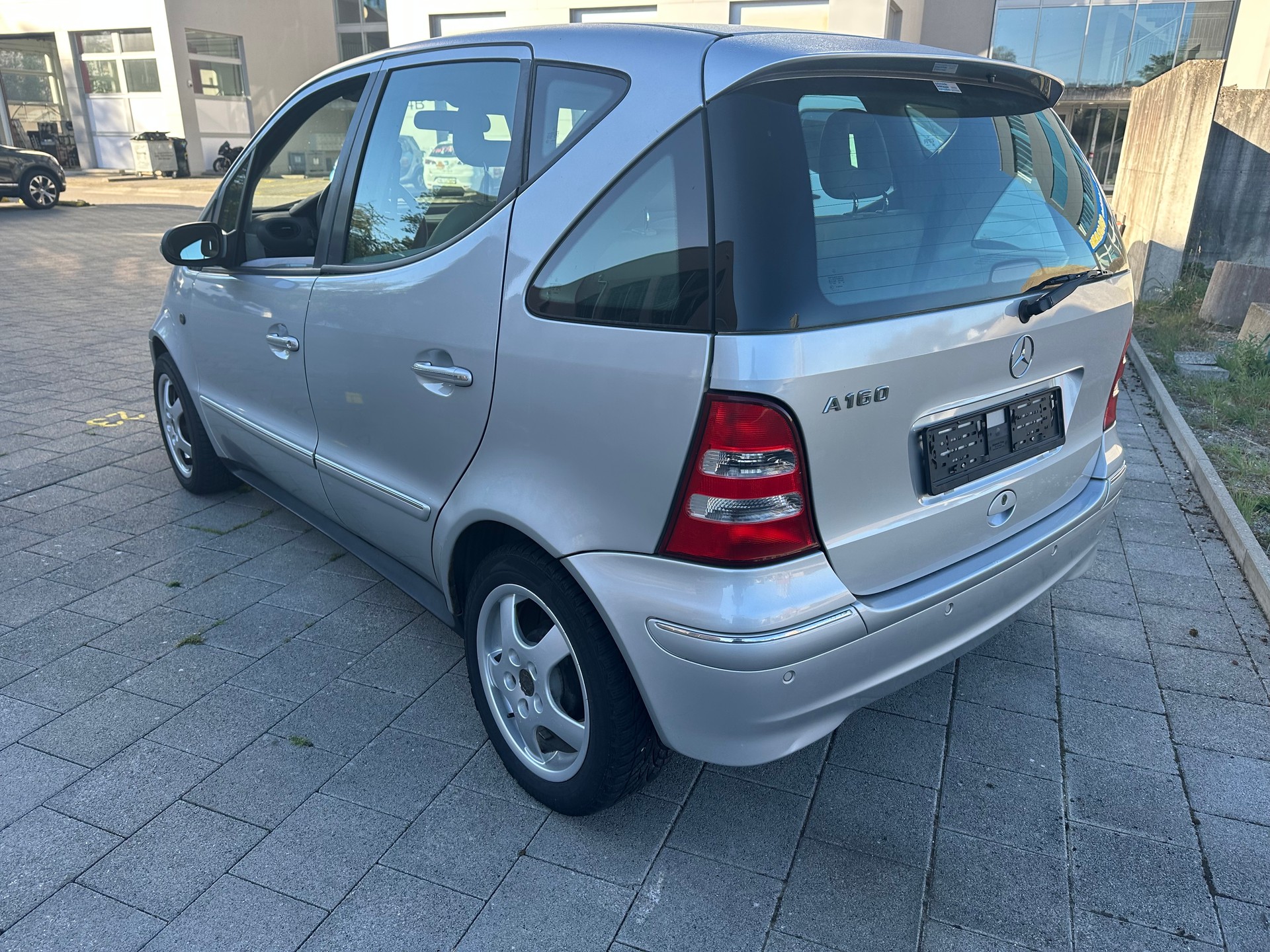 MERCEDES-BENZ A 160 Avantgarde-image-4