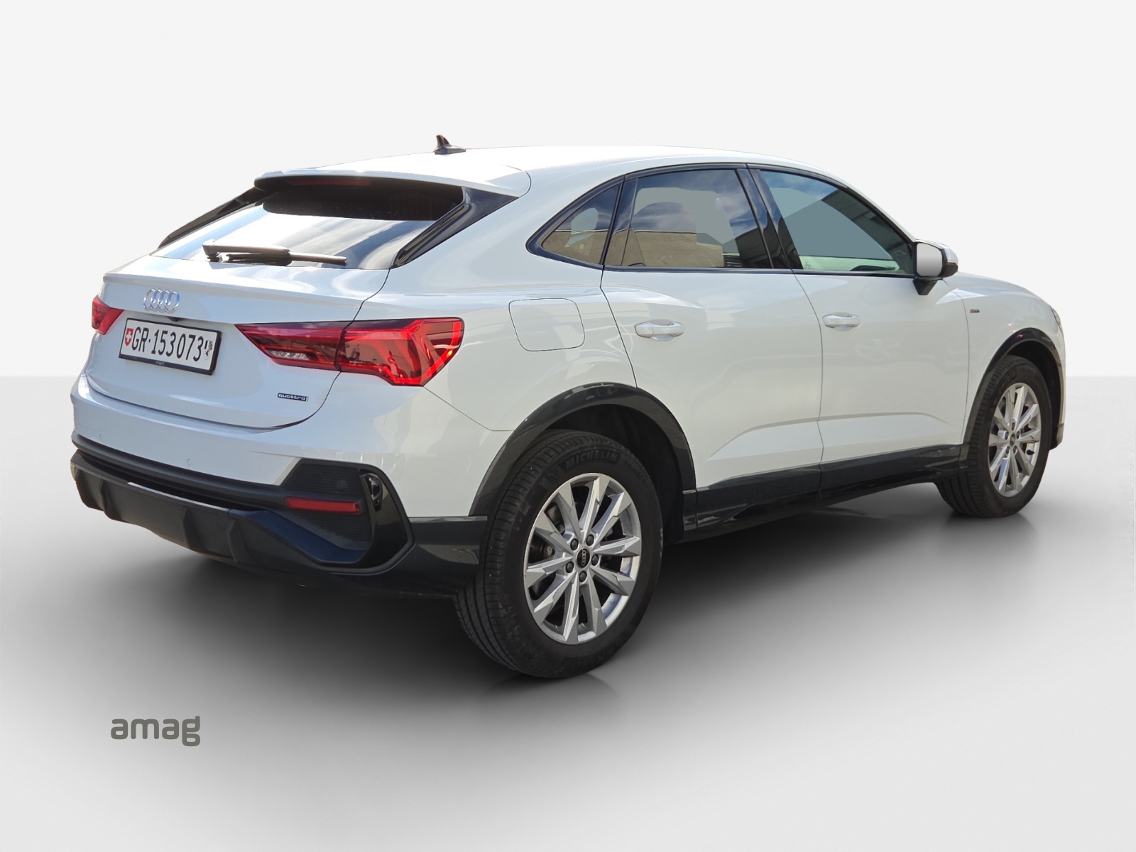 AUDI Q3 Sportback 40 TFSI S line quattro S-tronic-image-4