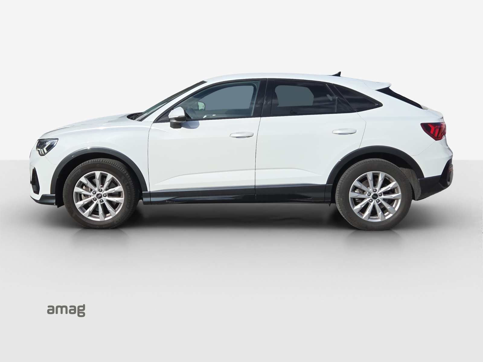 AUDI Q3 Sportback 40 TFSI S line quattro S-tronic-image-1