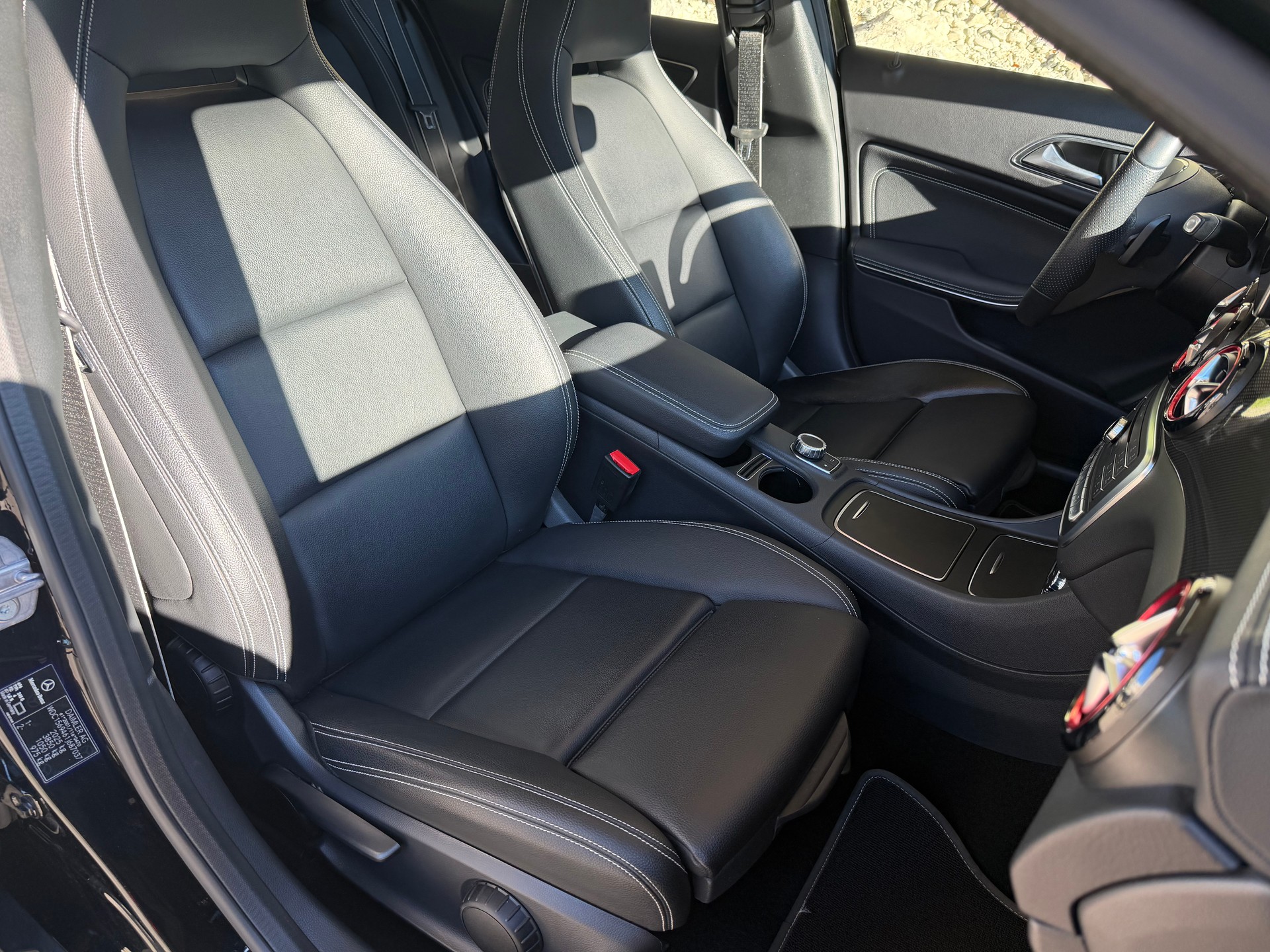 MERCEDES-BENZ GLA 250 AMG Line 4Matic 7G-DCT-image-9