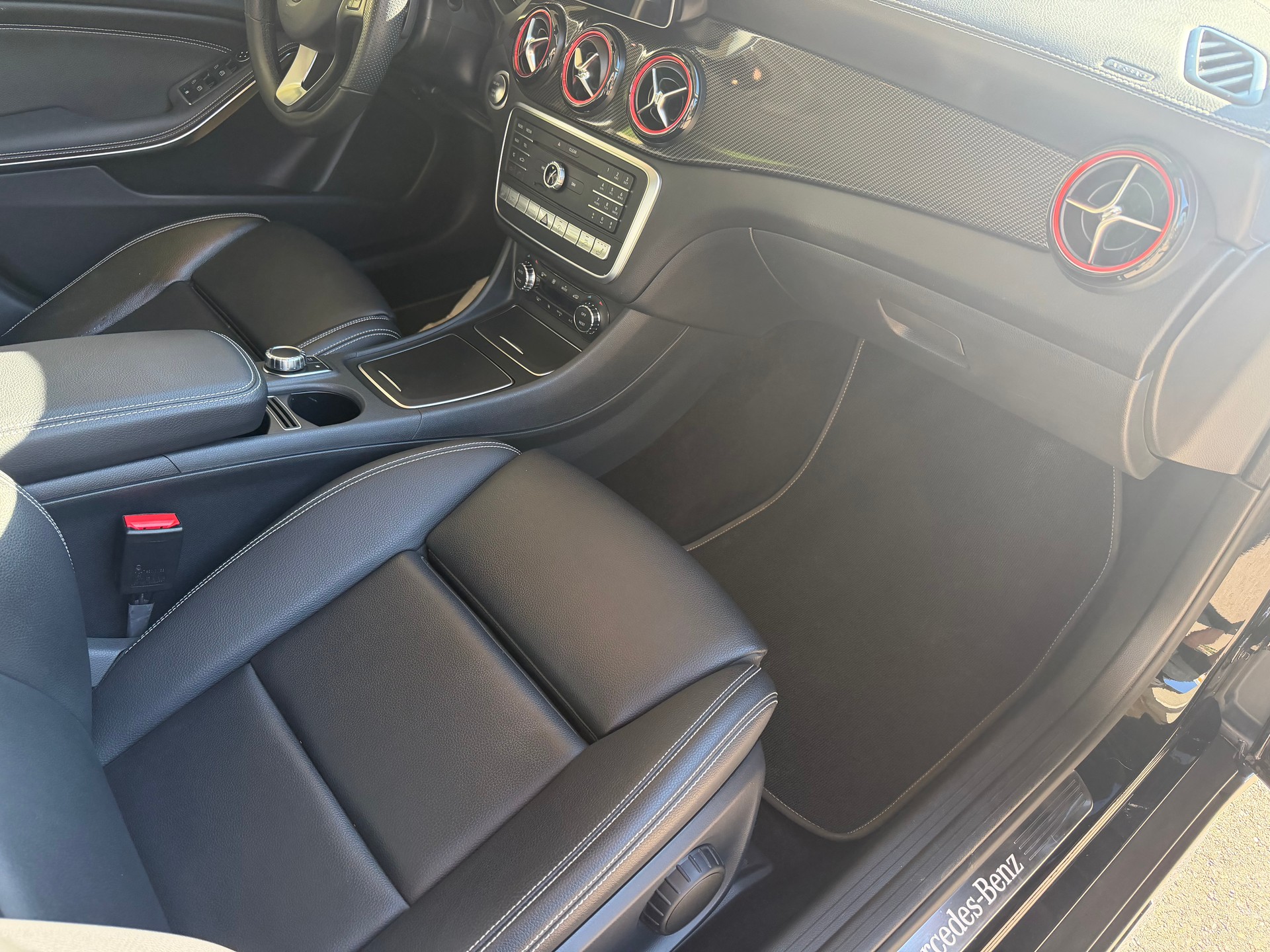MERCEDES-BENZ GLA 250 AMG Line 4Matic 7G-DCT-image-8