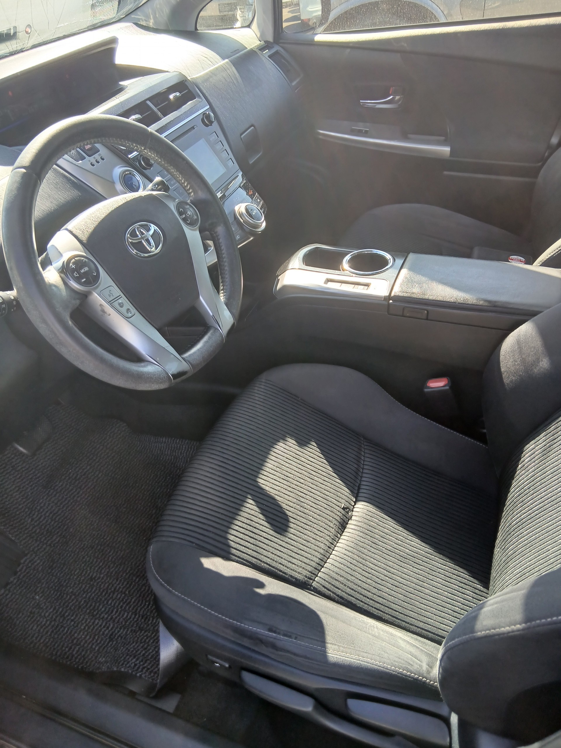 TOYOTA Prius+ 1.8 VVT-i HSD Luna-image-11