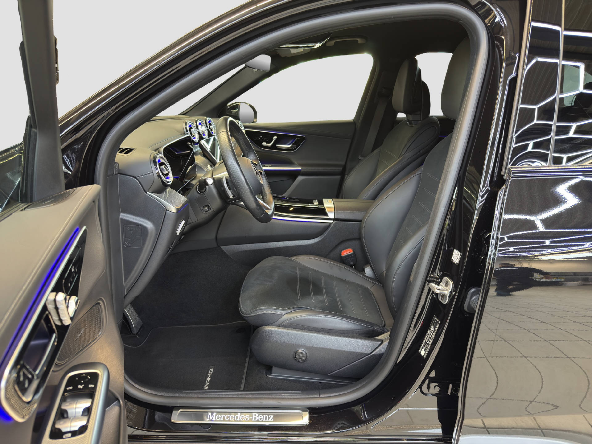 MERCEDES-BENZ GLC 200 AMG Line 4MATIC-image-6