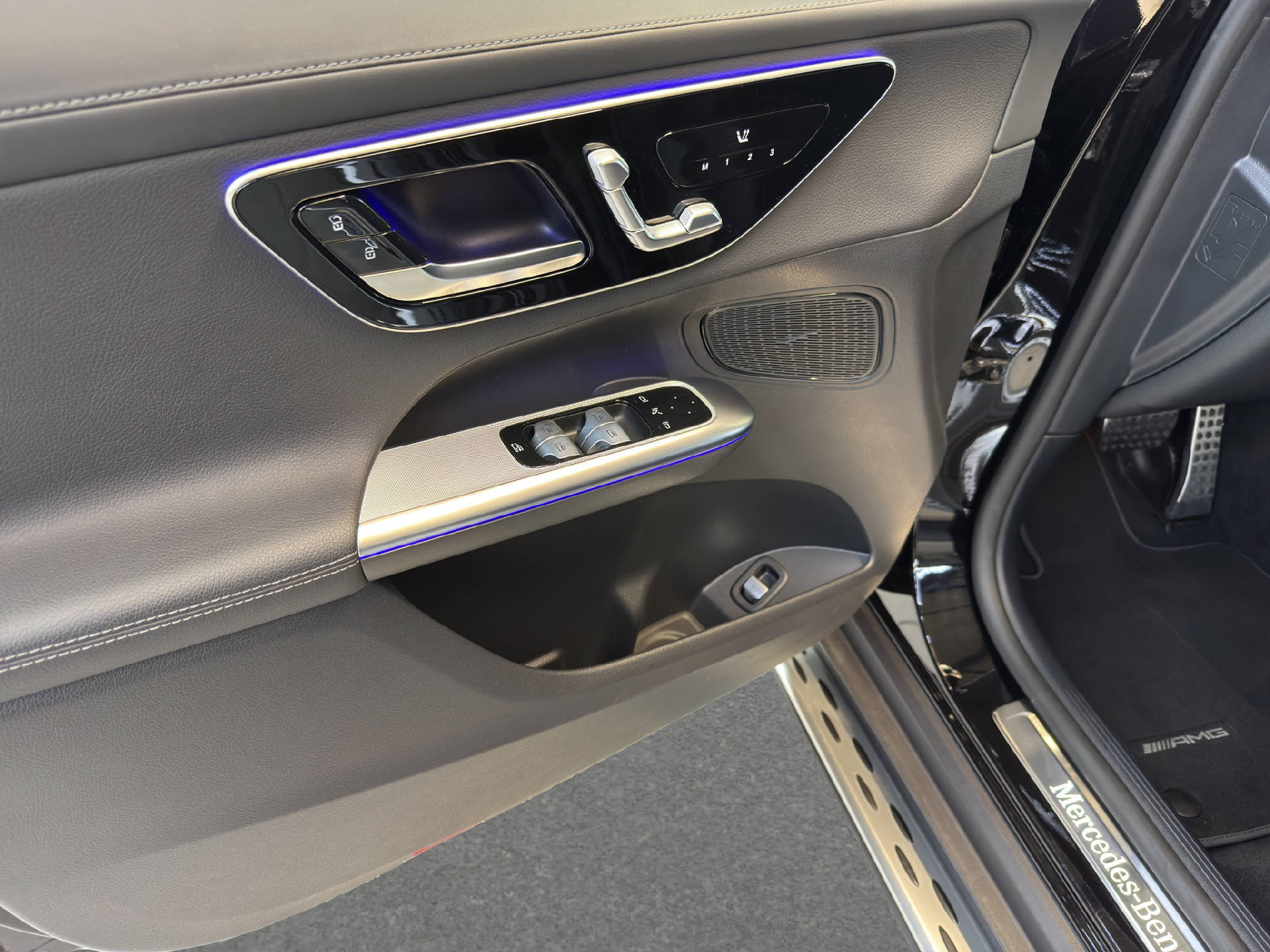 MERCEDES-BENZ GLC 200 AMG Line 4MATIC-image-12