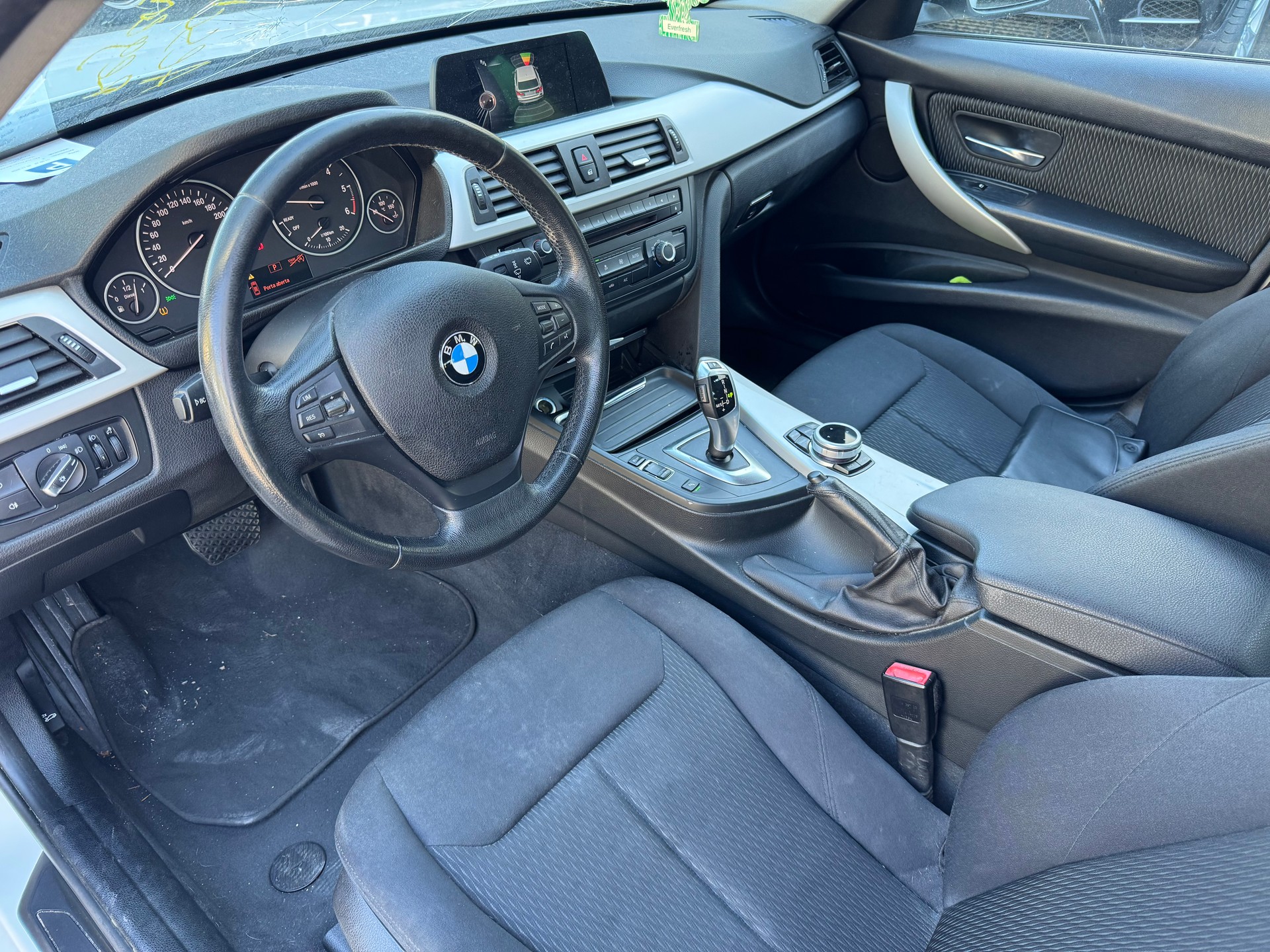 BMW 316d Touring Business Steptronic-image-15