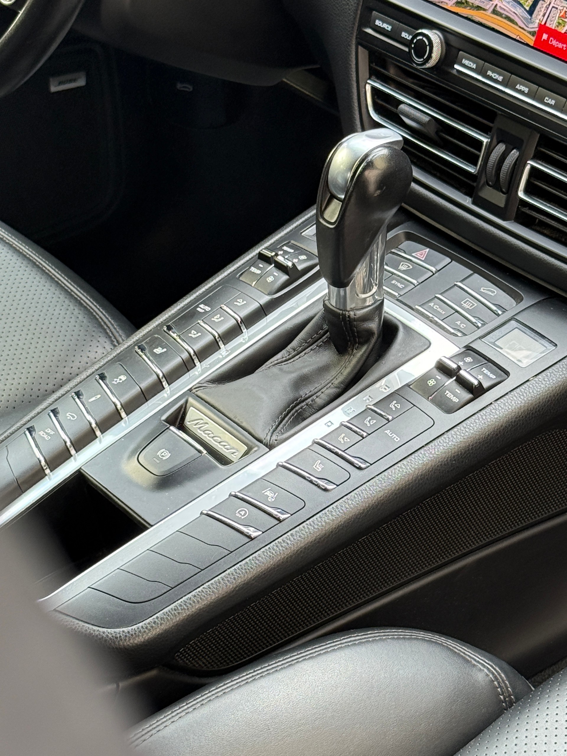 PORSCHE Macan S PDK-image-10