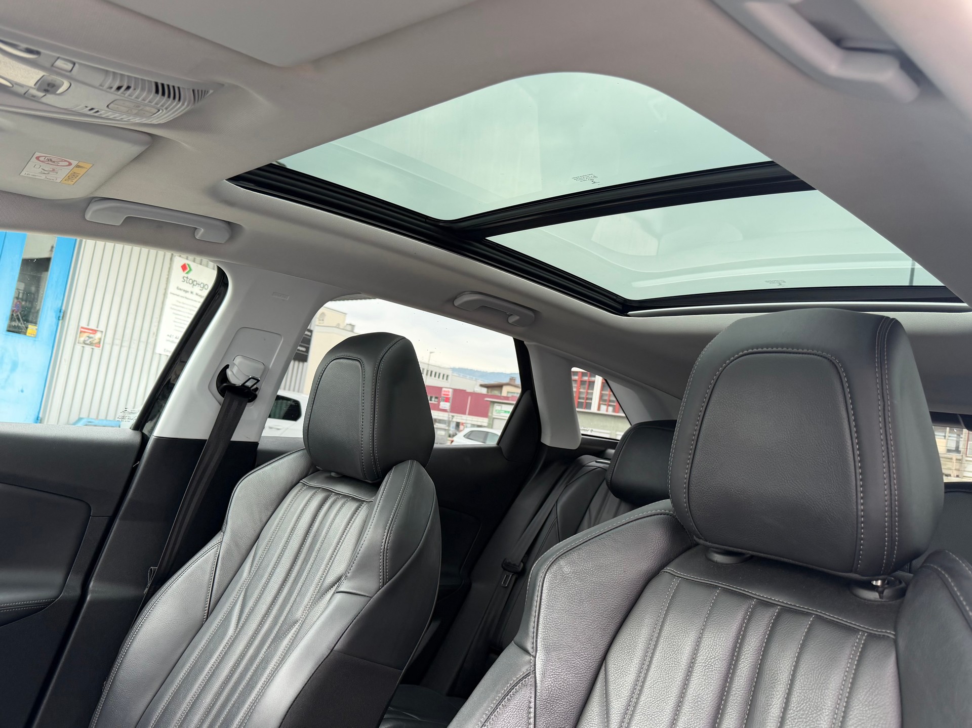 PEUGEOT 3008 1.5 BlueHDi Allure EAT-image-9