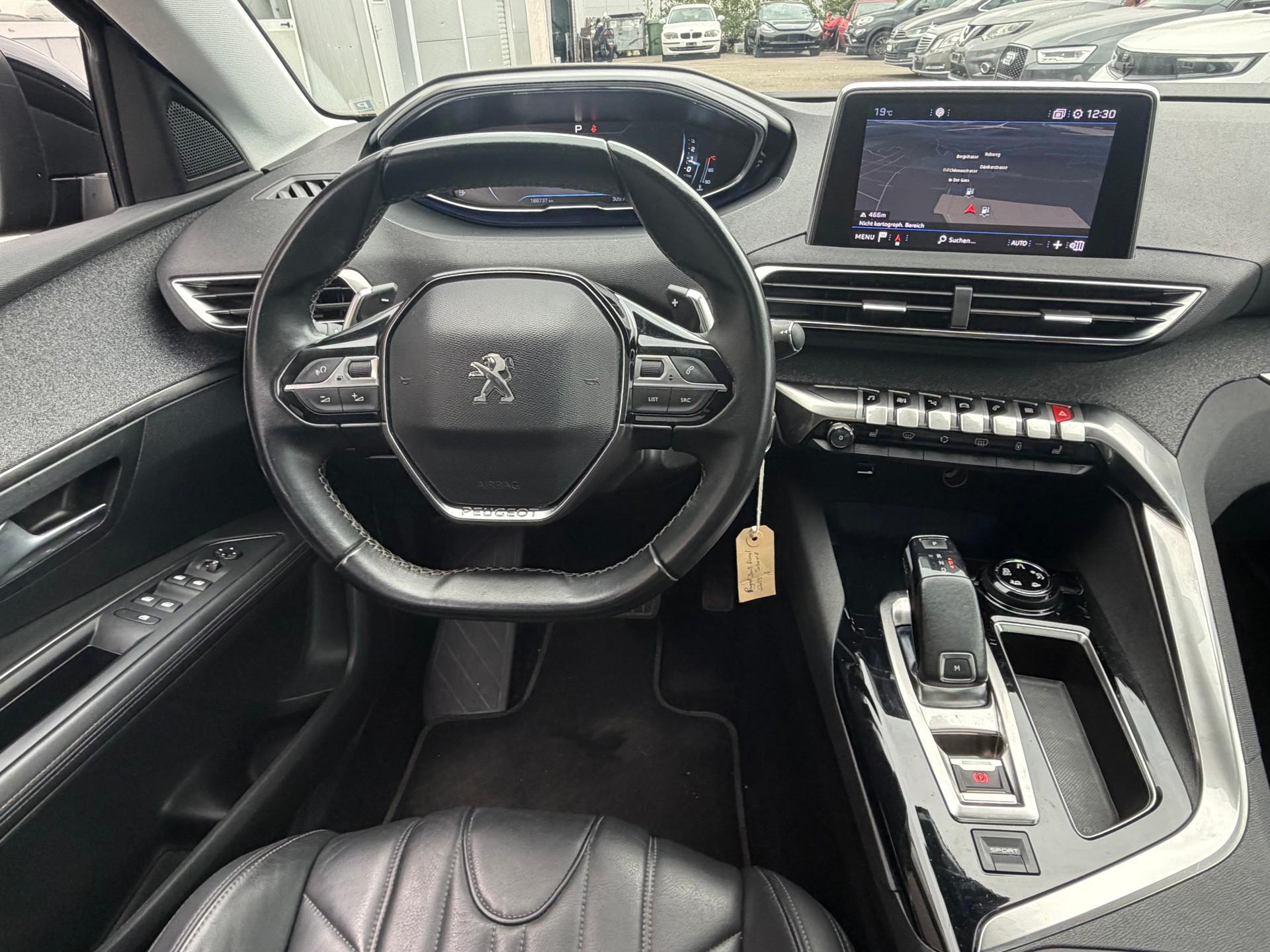 PEUGEOT 3008 1.5 BlueHDi Allure EAT-image-6