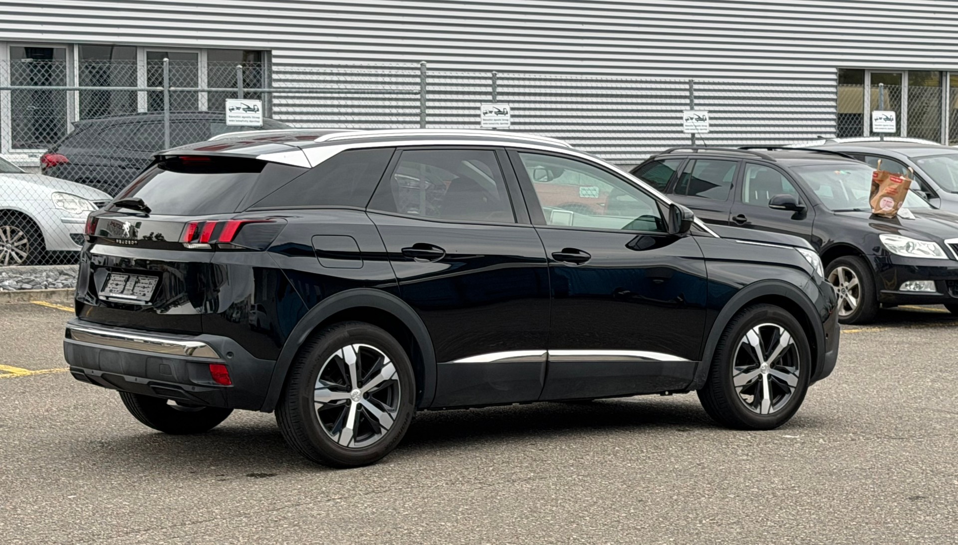 PEUGEOT 3008 1.5 BlueHDi Allure EAT-image-3