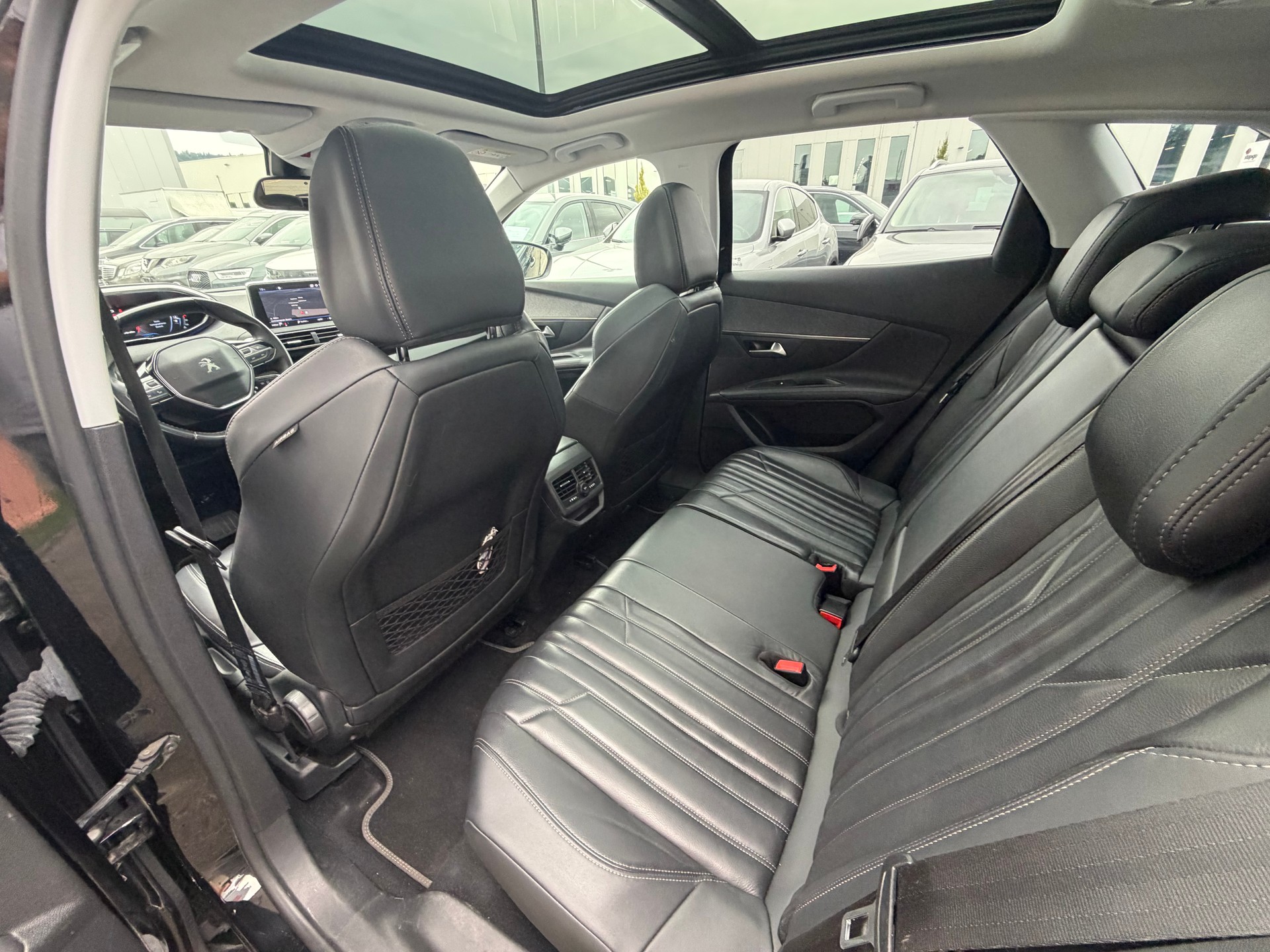 PEUGEOT 3008 1.5 BlueHDi Allure EAT-image-8