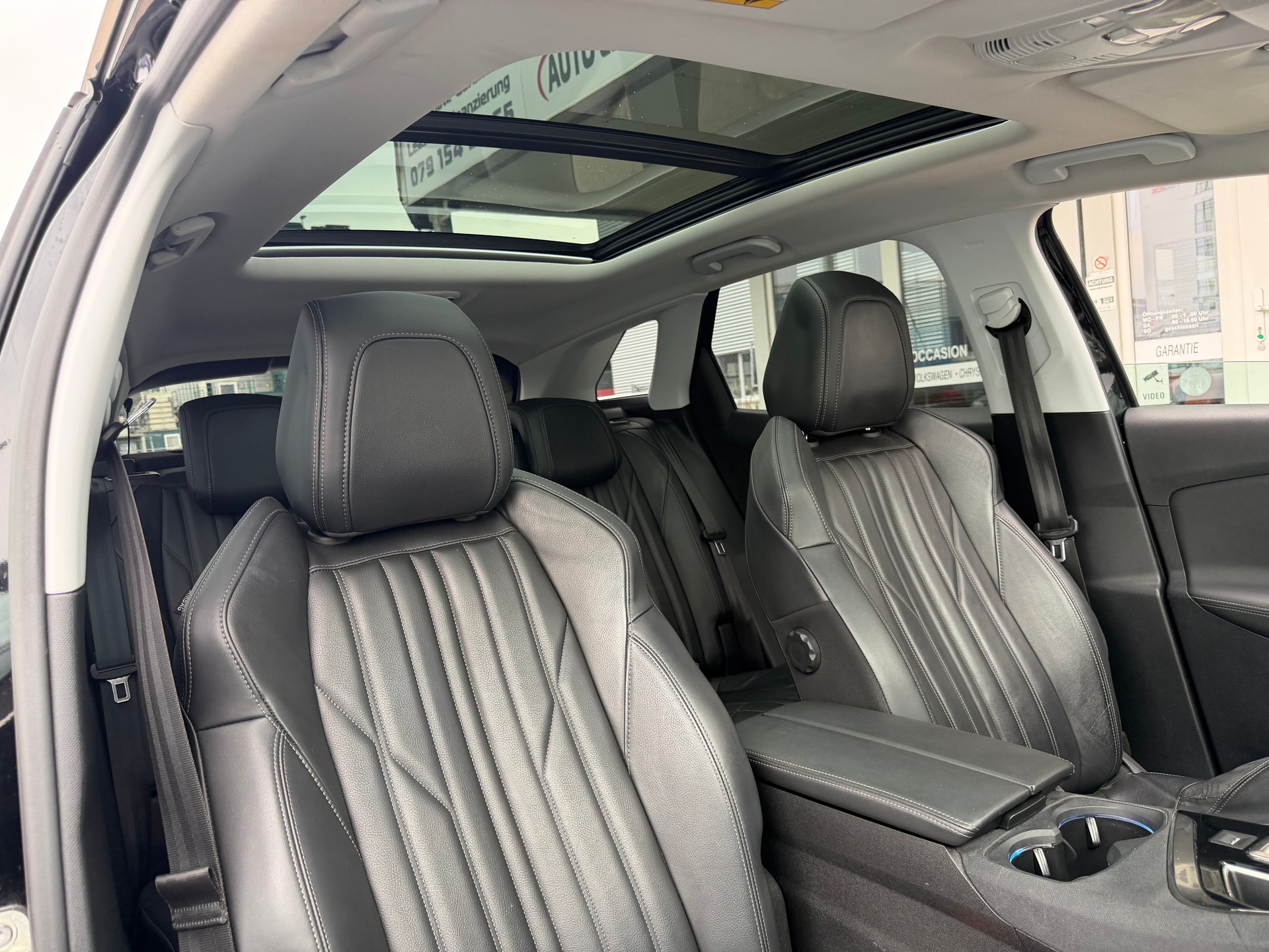 PEUGEOT 3008 1.5 BlueHDi Allure EAT-image-5