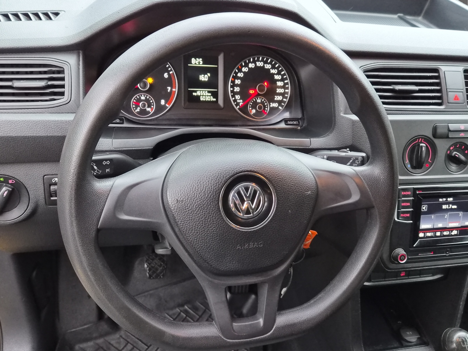 VW Caddy Maxi 1.0TSI BlueMotion Technology-image-8