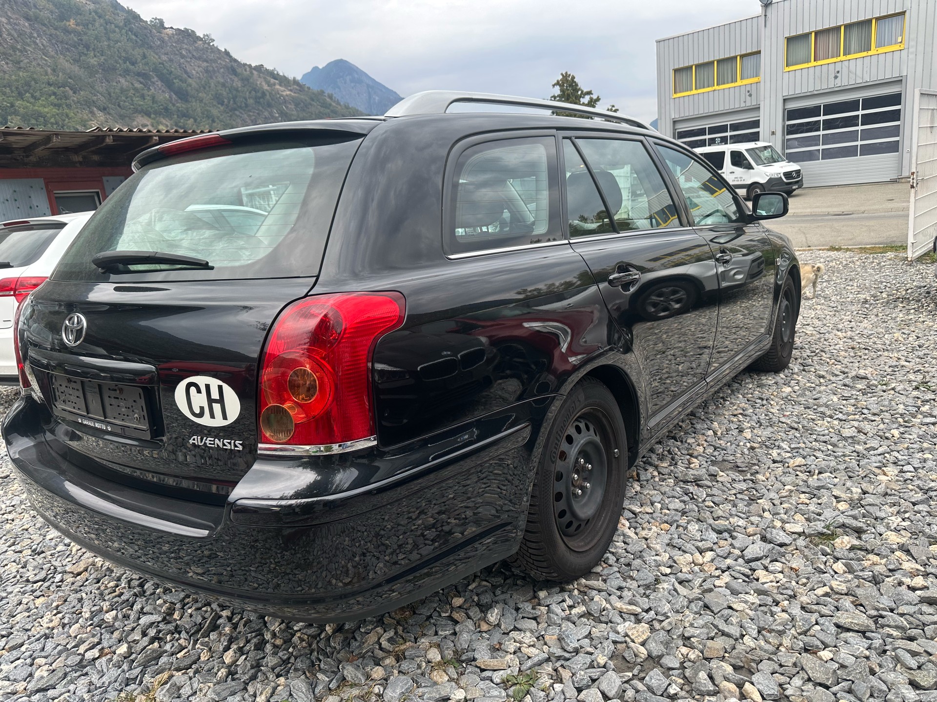 TOYOTA Avensis 2.0 D4 VVT-i Linea Sol Sportswagon-image-8