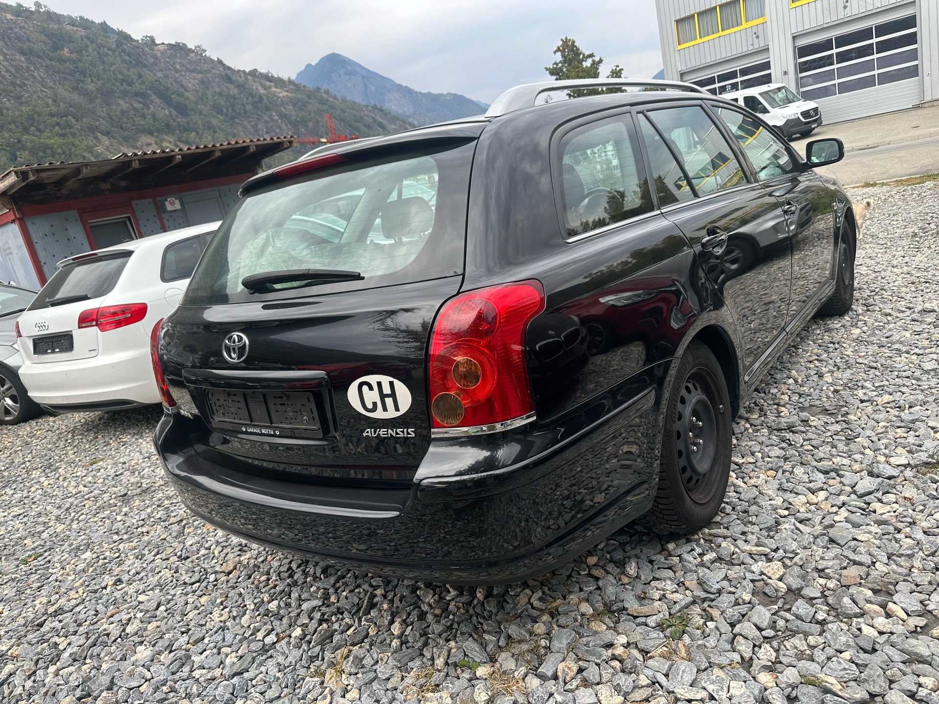 TOYOTA Avensis 2.0 D4 VVT-i Linea Sol Sportswagon-image-9