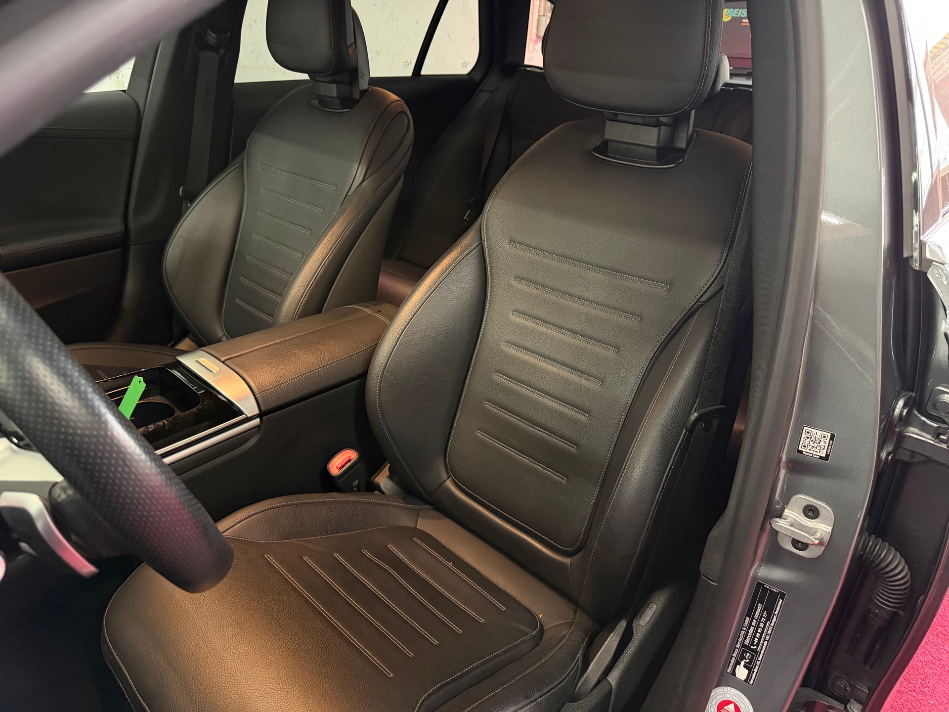 MERCEDES-BENZ C 300 d T AMG Line Anhängerkupplung-image-13
