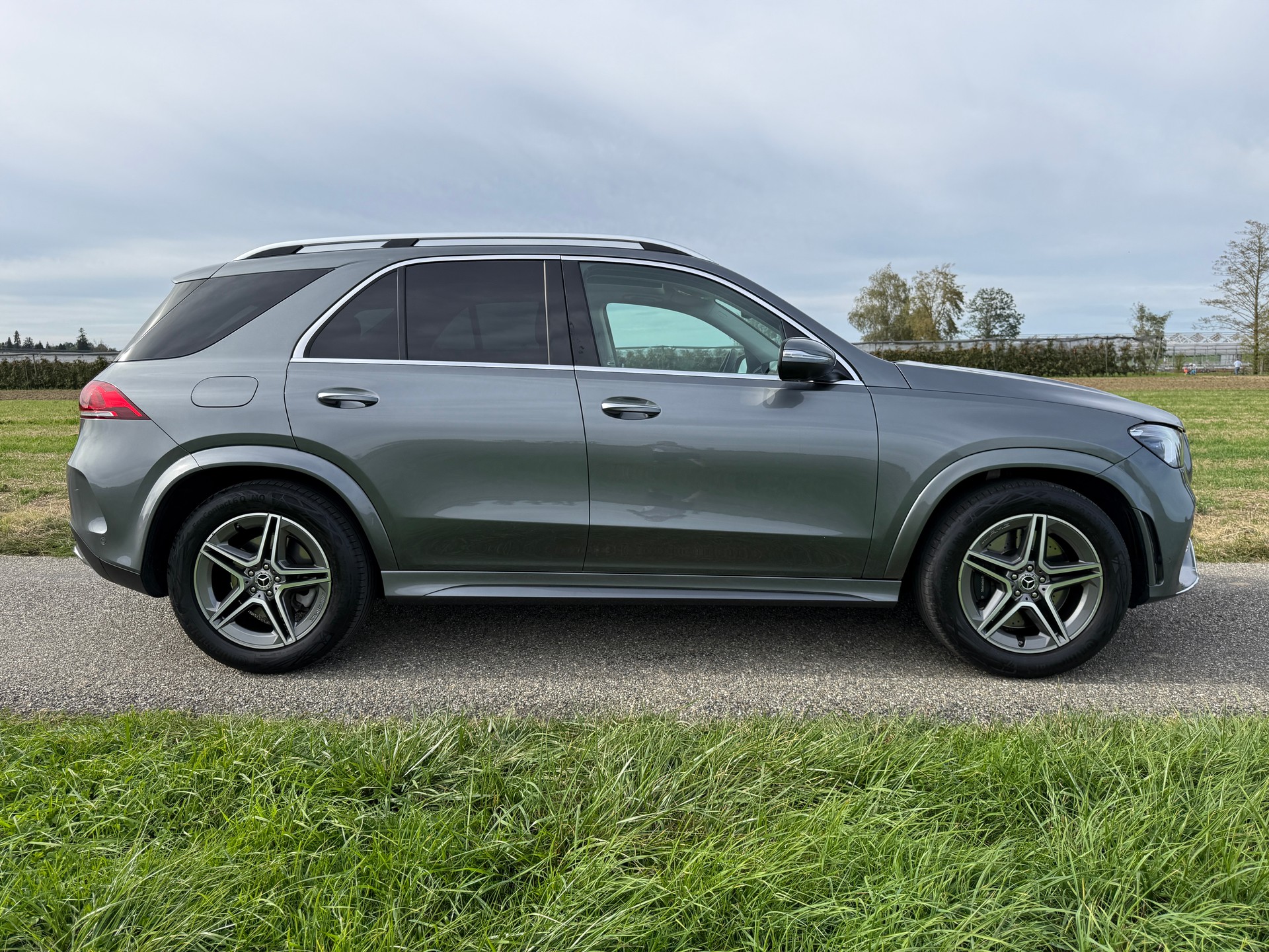 MERCEDES-BENZ GLE 350 de AMG Line 4matic-image-4