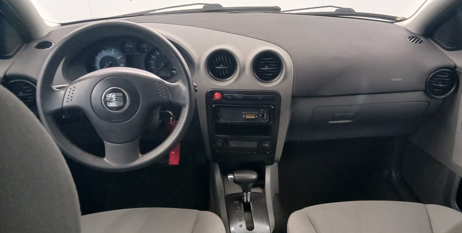 SEAT IBIZA-image-7
