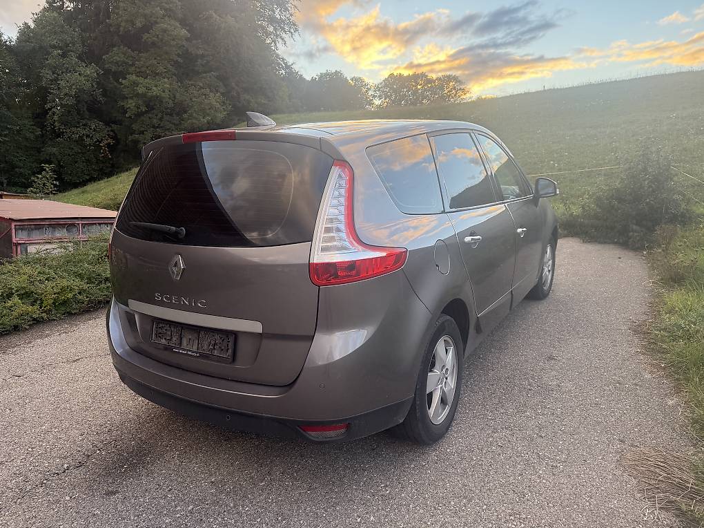 RENAULT Scénic 2.0 16V Dynamique X-Tronic CVT-image-2