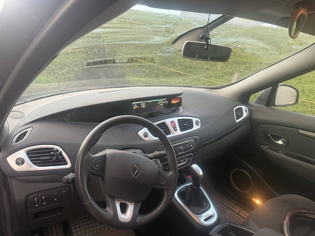 RENAULT Scénic 2.0 16V Dynamique X-Tronic CVT-image-3