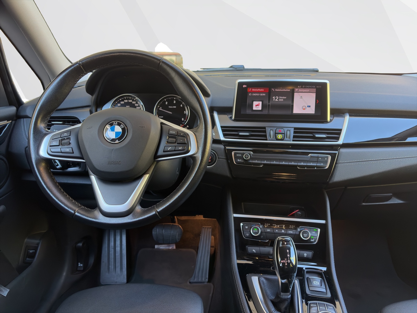 BMW 218d xDrive Gran Tourer-image-10