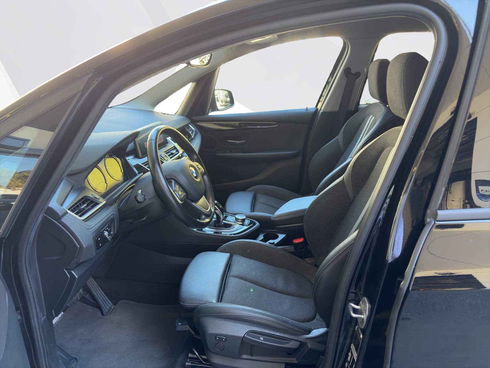 BMW 218d xDrive Gran Tourer-image-9