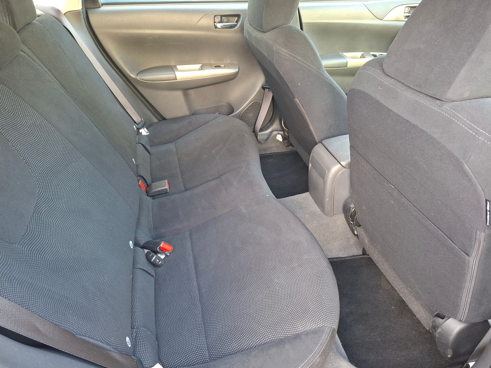SUBARU Impreza 1.5R Swiss Automatic-image-10