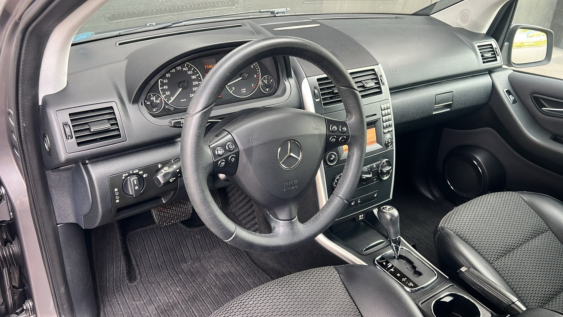 MERCEDES-BENZ A 180 (170) Avantgarde Autotronic-image-9