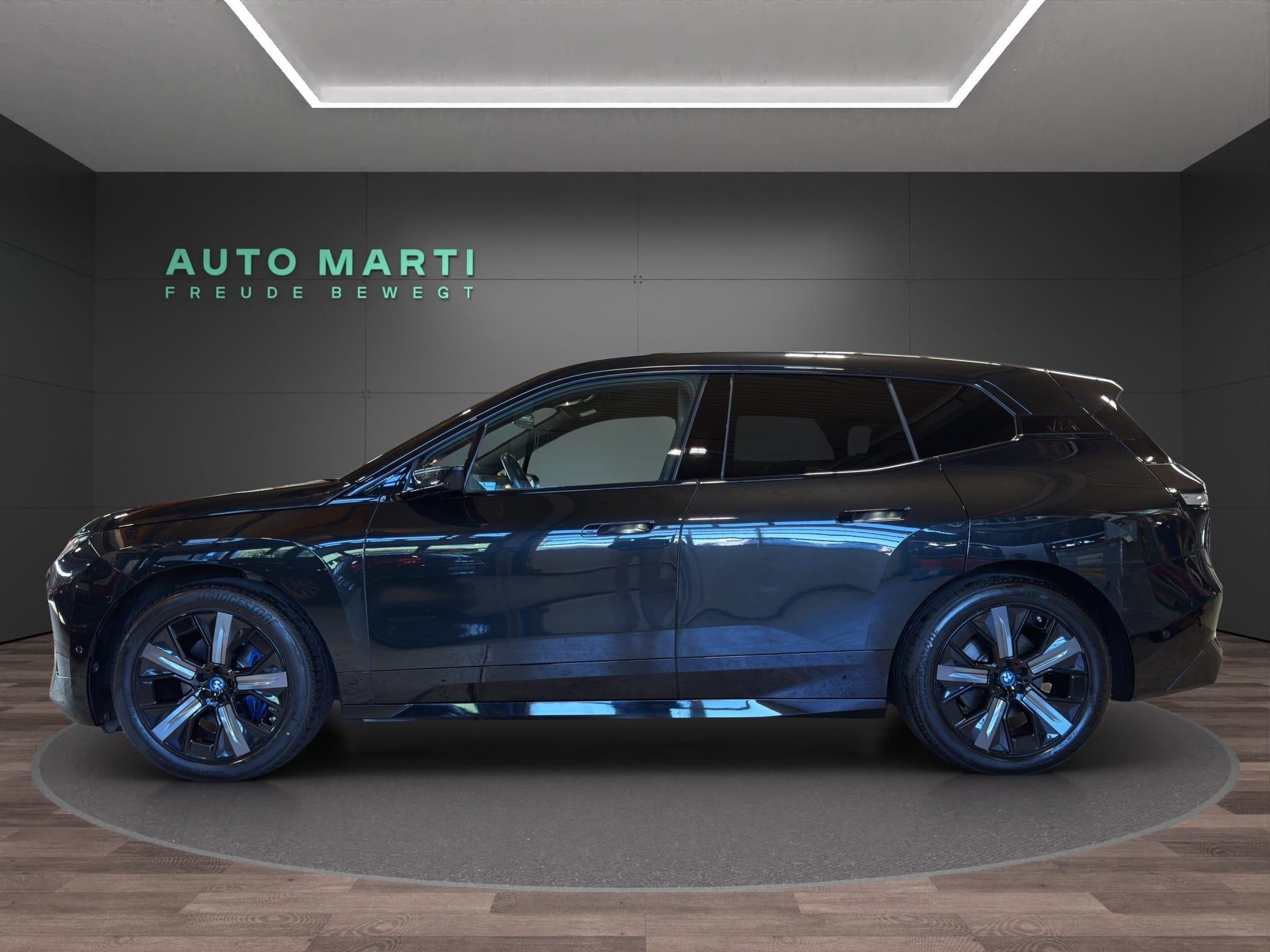 BMW iX I20 xDrive40-image-2