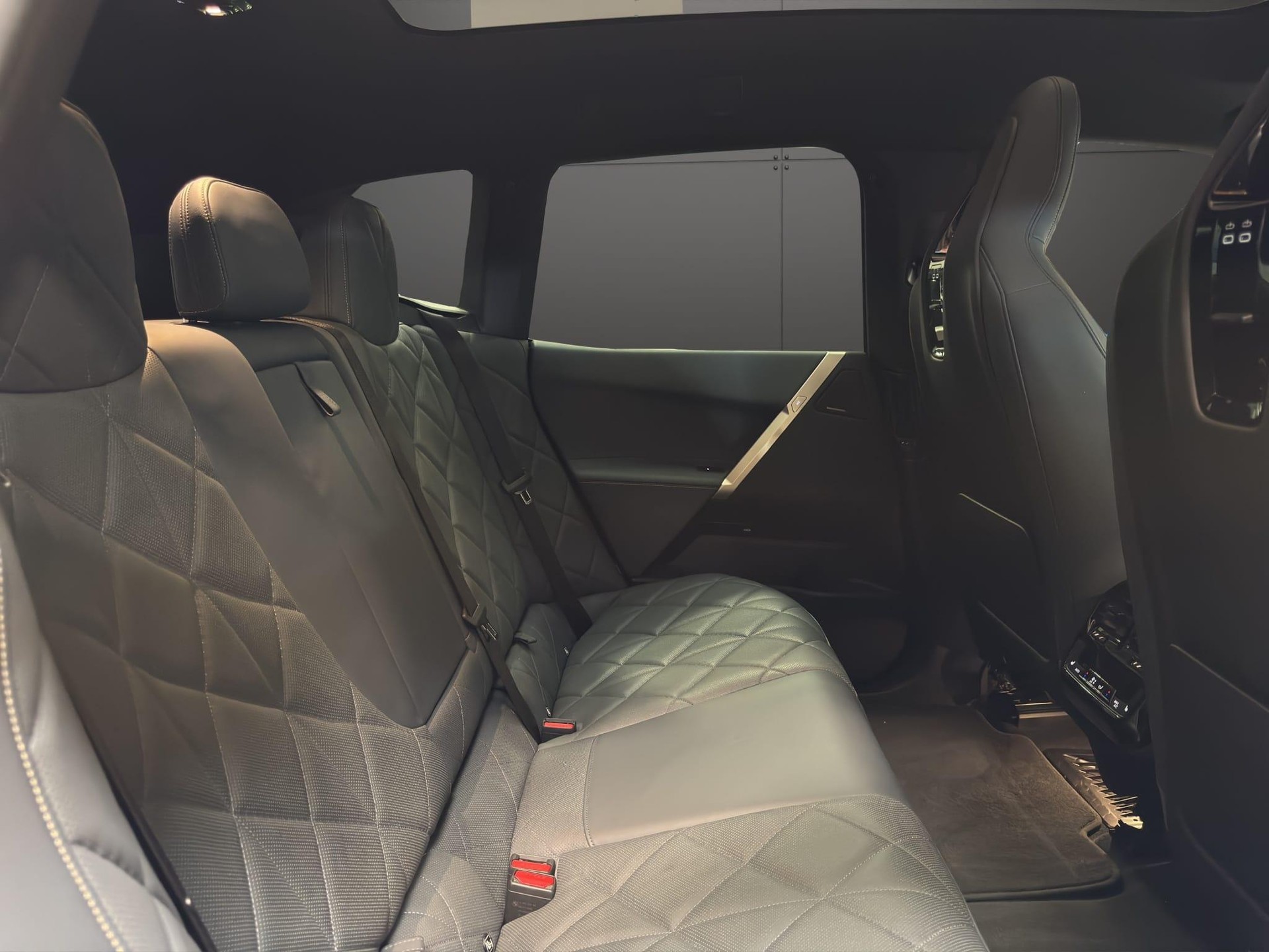 BMW iX I20 xDrive40-image-17