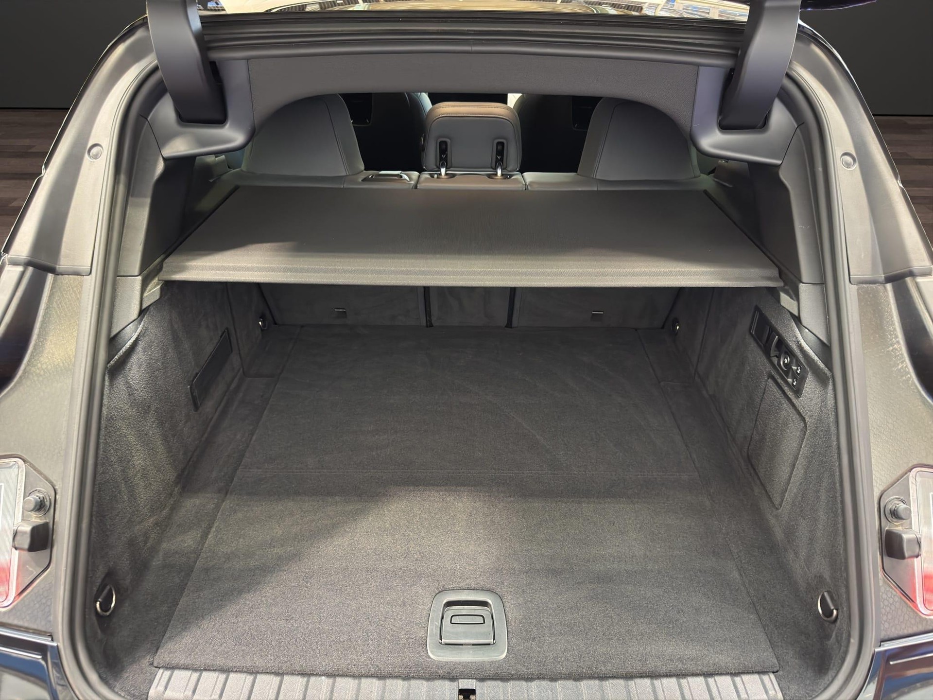 BMW iX I20 xDrive40-image-16