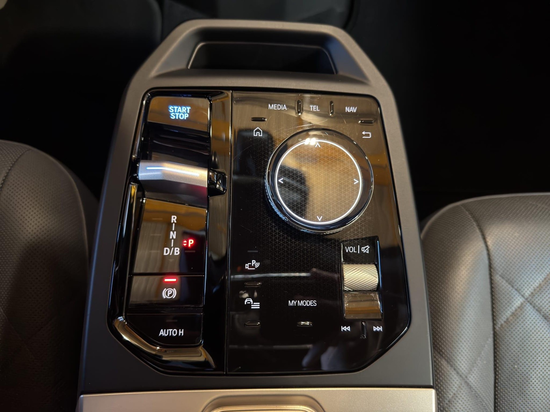 BMW iX I20 xDrive40-image-10