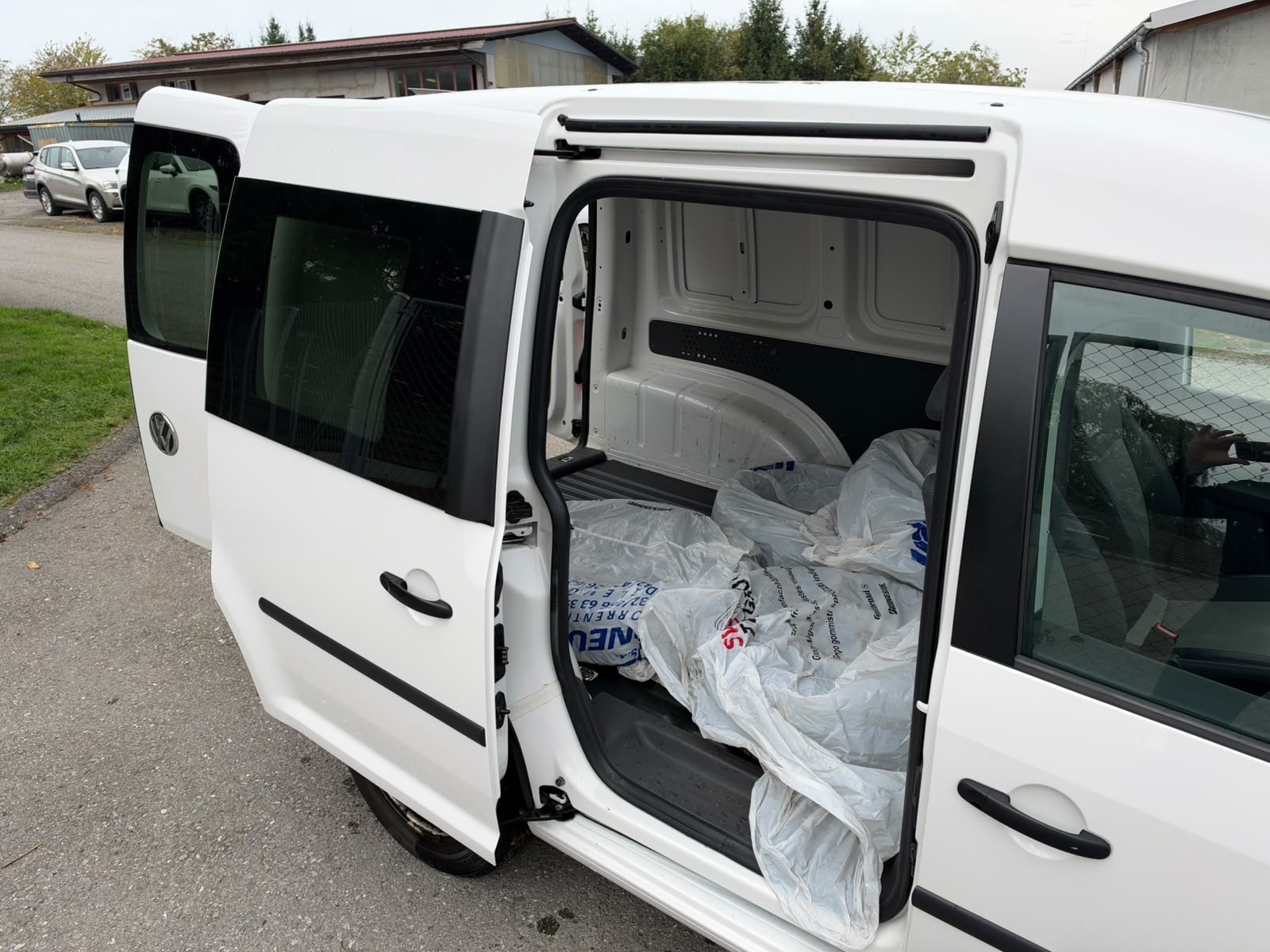 VW Caddy 1.2 TSI-image-8