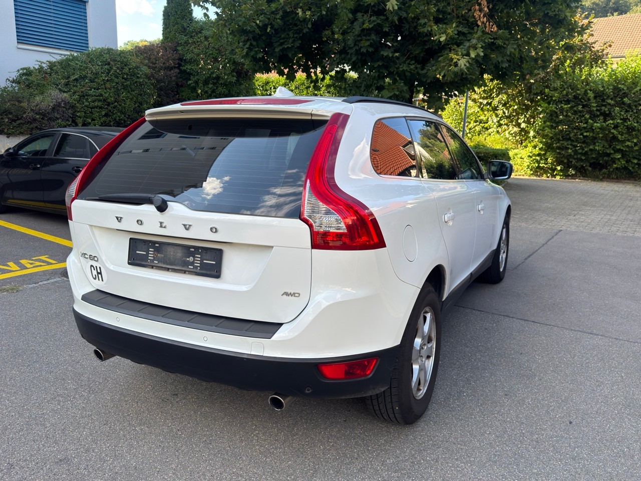 VOLVO Volvo XC60 2.4D AWD Geartronic-image-1